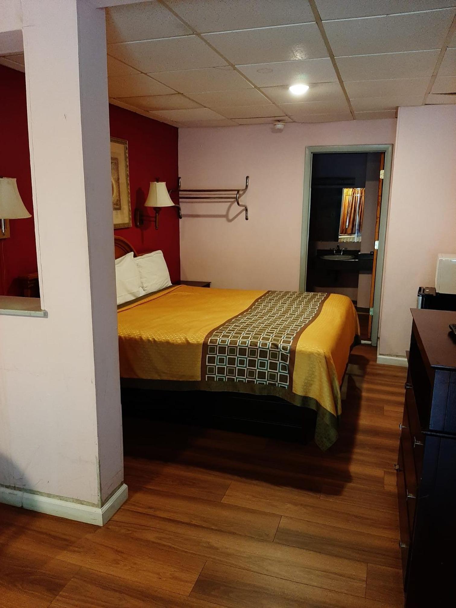 Travelers Lodge photo 33