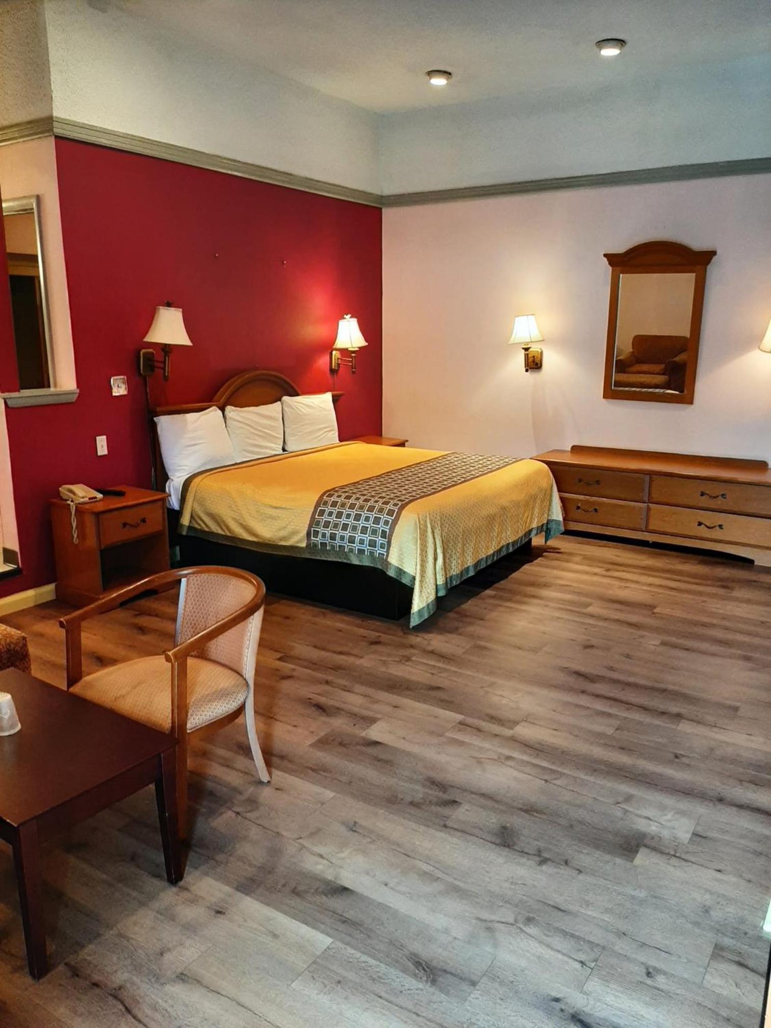 Travelers Lodge photo 60