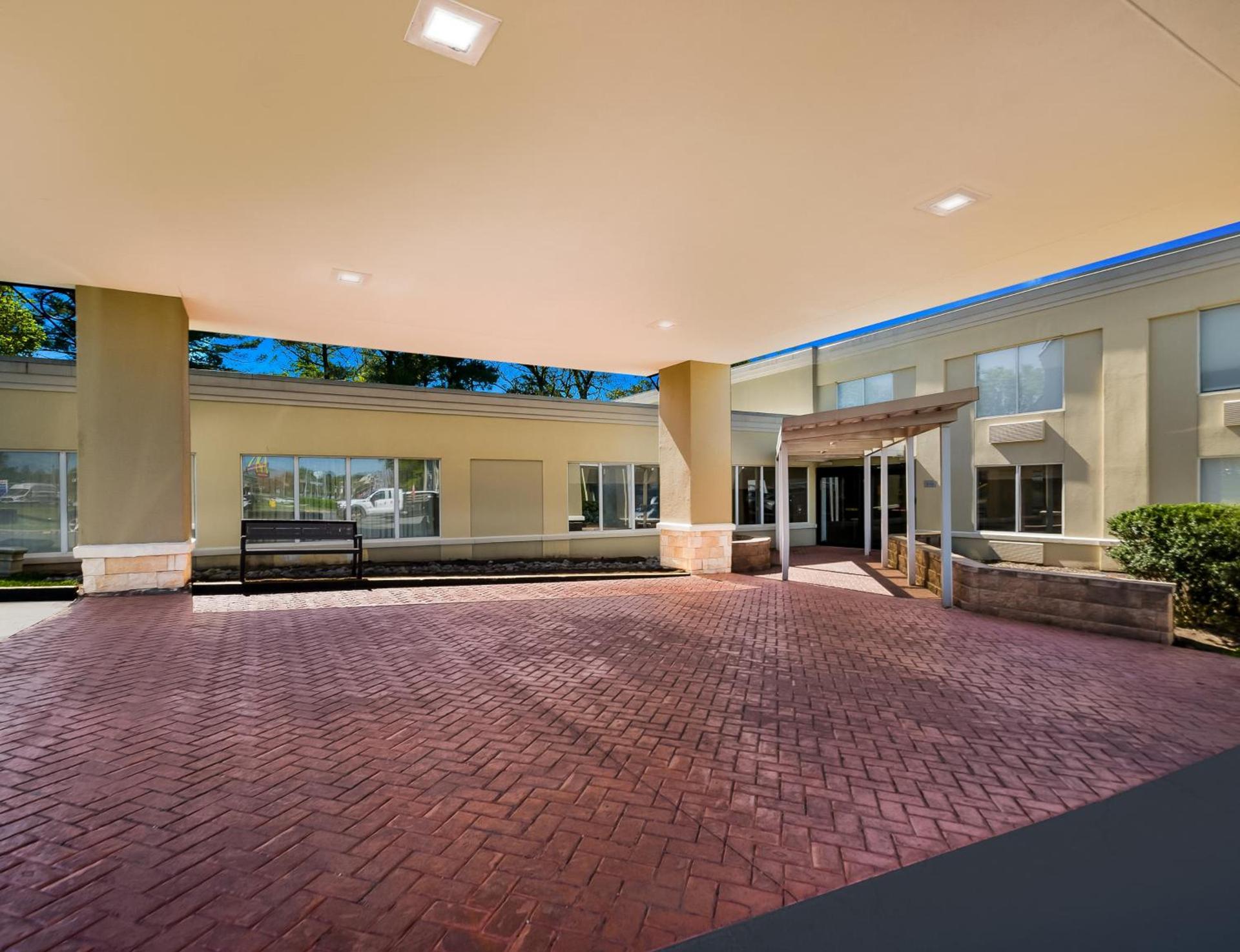 Comfort Inn Falls Church - Tysons Corner photo 2