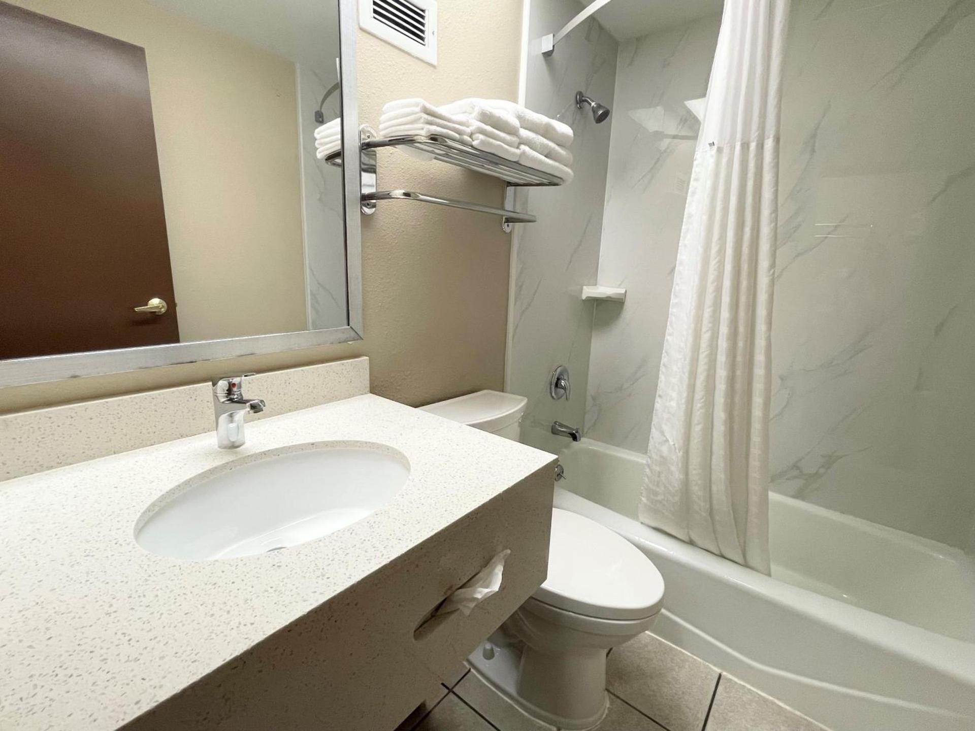 Super 8 by Wyndham St Charles photo 26