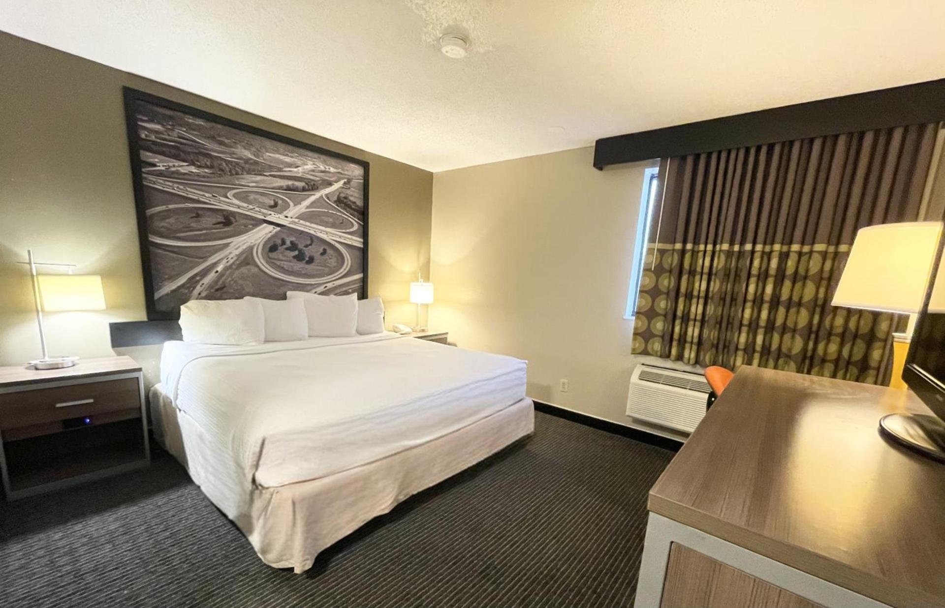 Super 8 by Wyndham St Charles photo 27