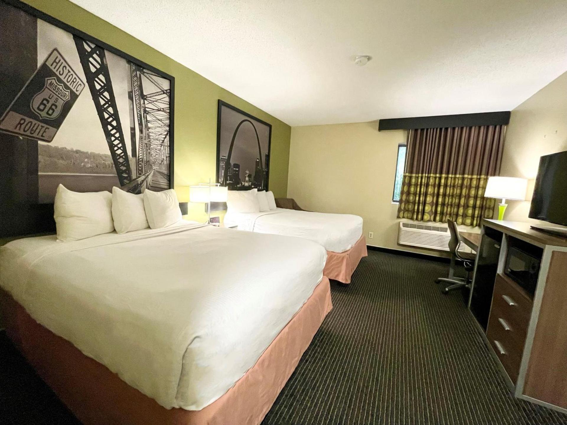 Super 8 by Wyndham St Charles photo 29