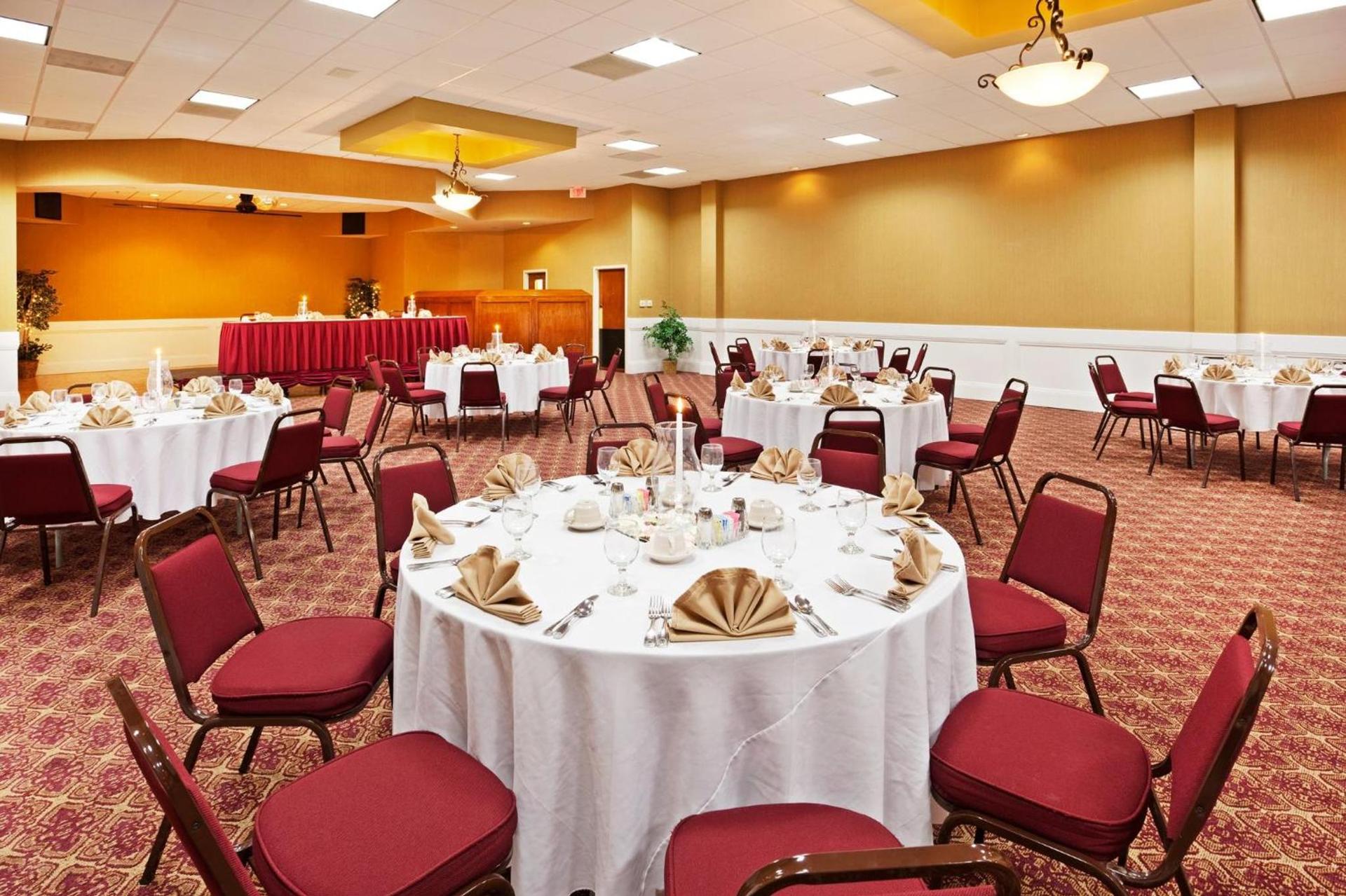 Holiday Inn Johnson City by IHG photo 35