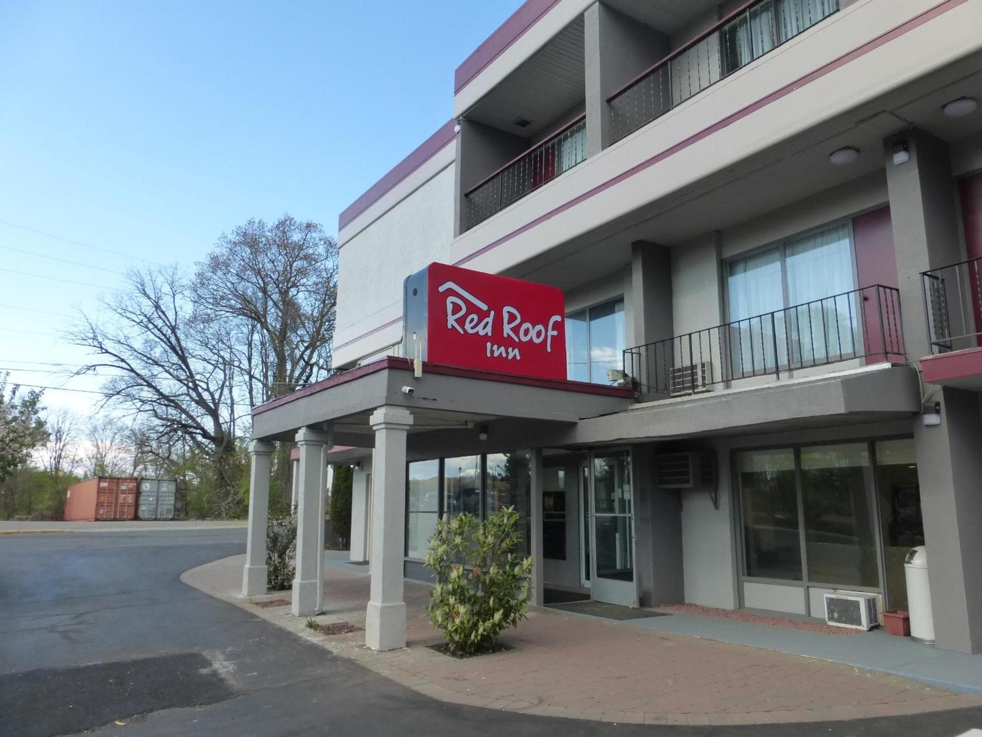 Red Roof Inn Stroudsburg photo 17