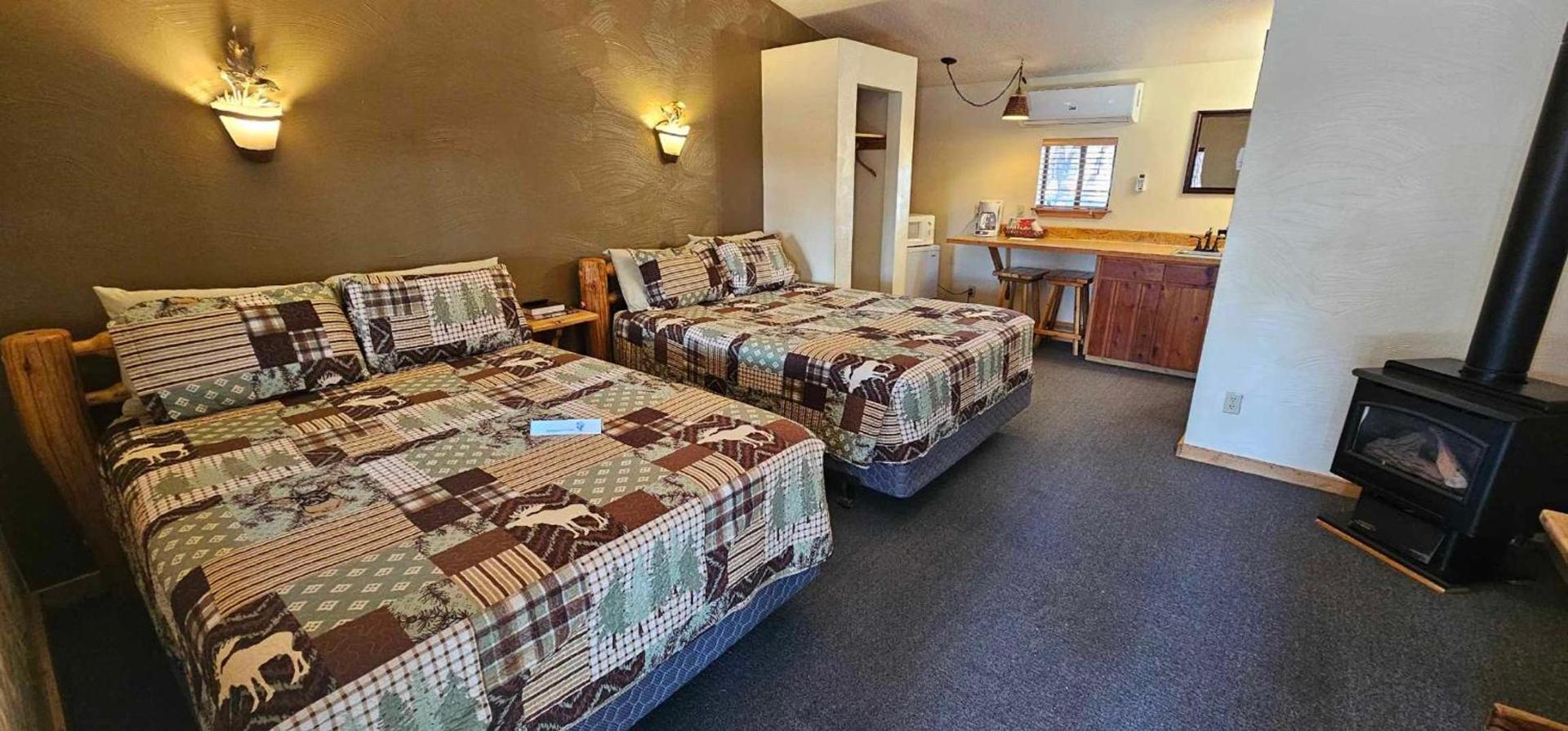 Nine Pines Motel photo 37