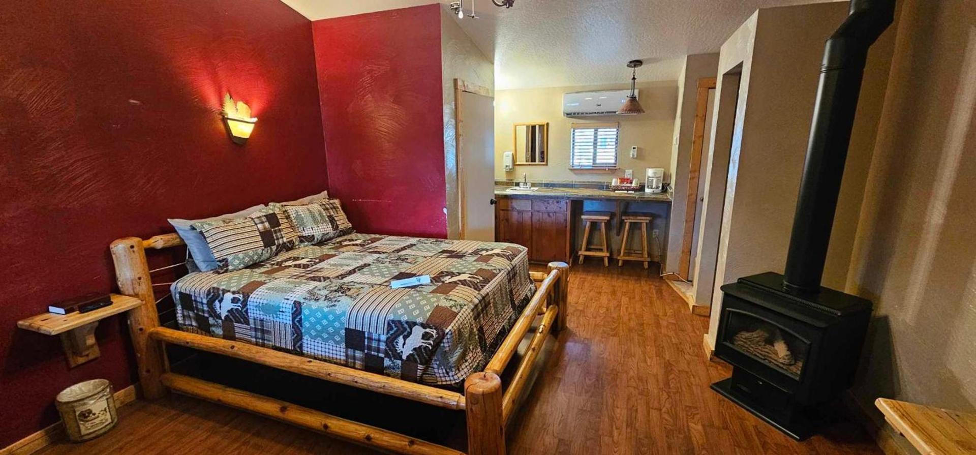 Nine Pines Motel photo 35