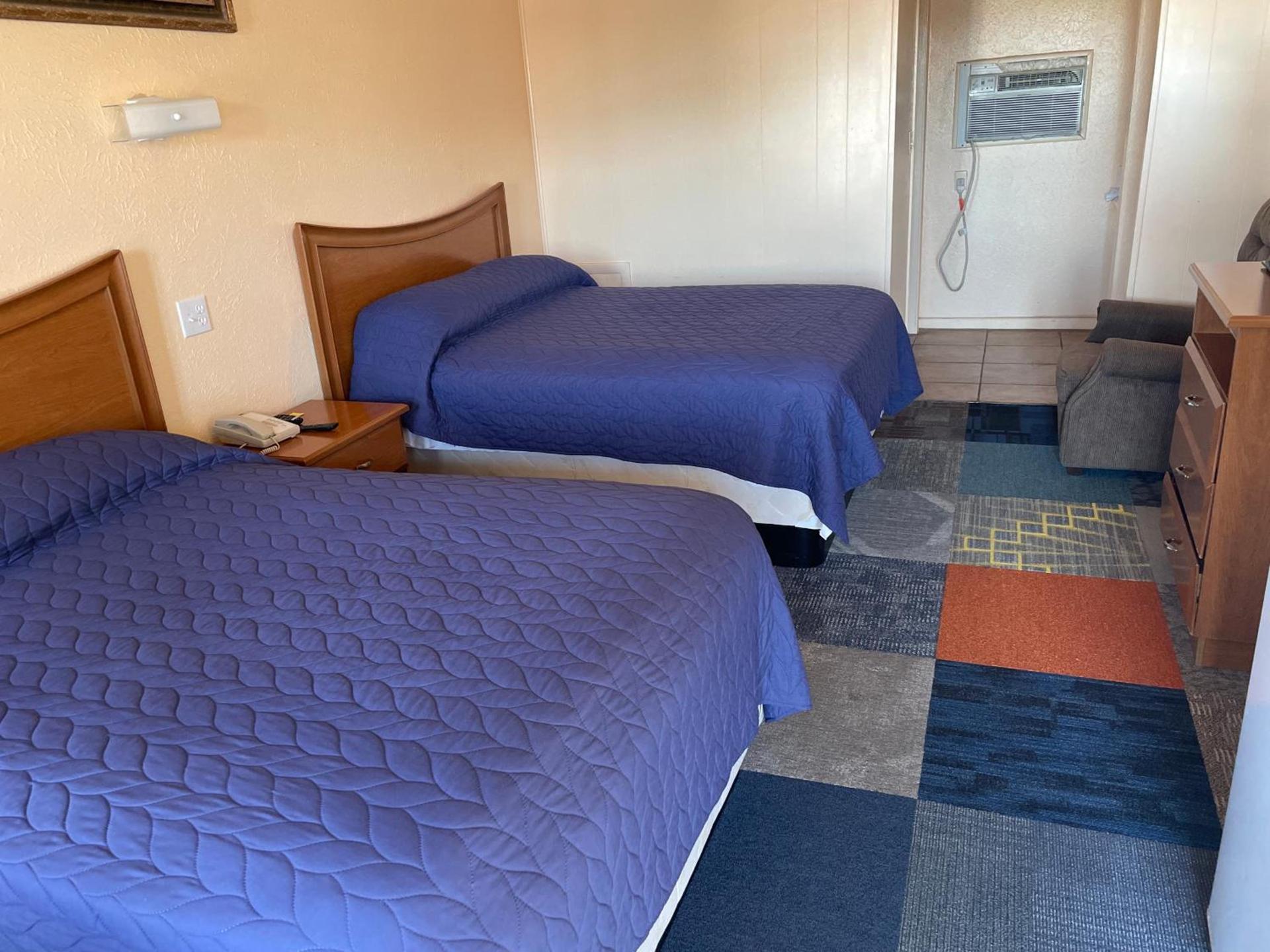 Relax Inn Goldthwaite photo 7