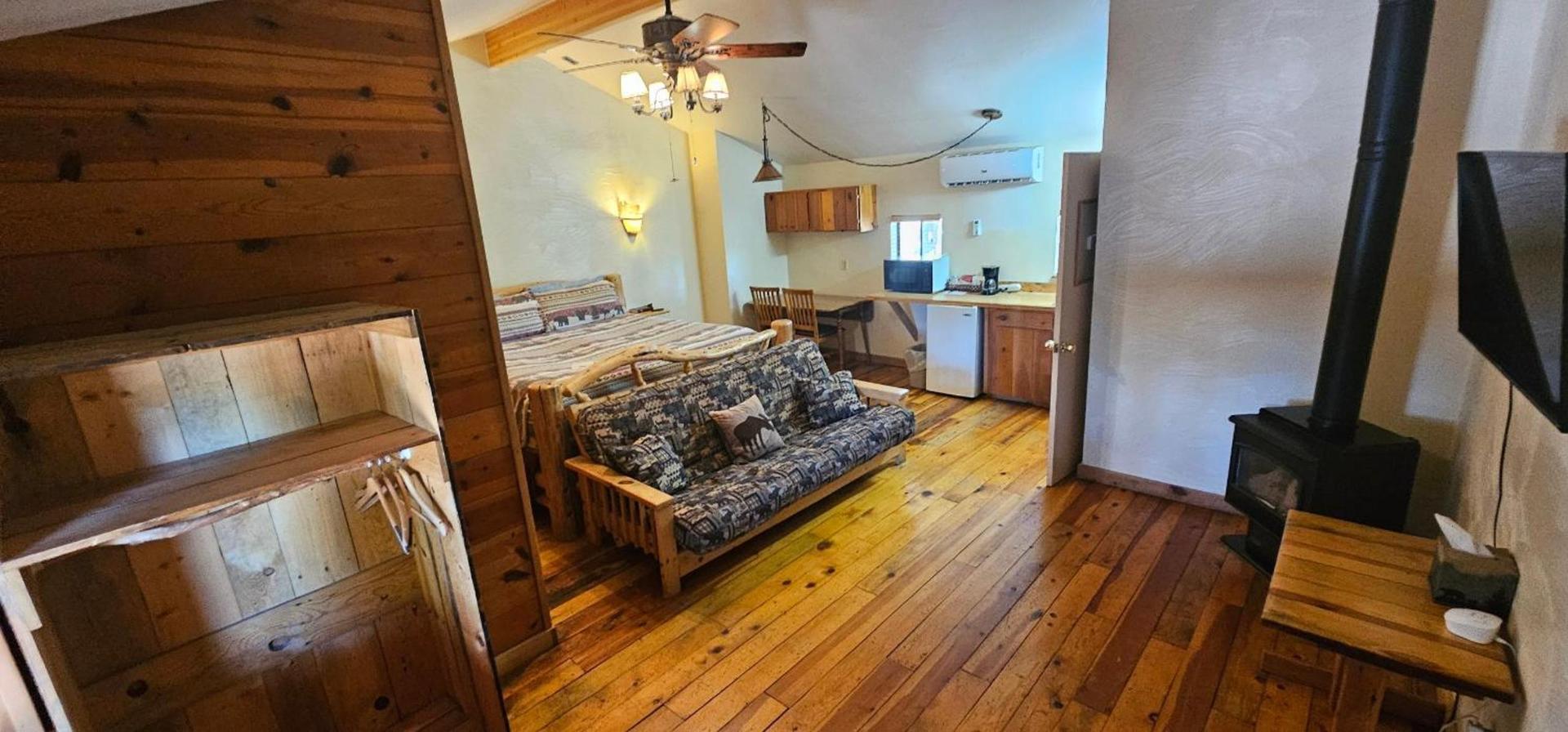 Nine Pines Motel photo 40