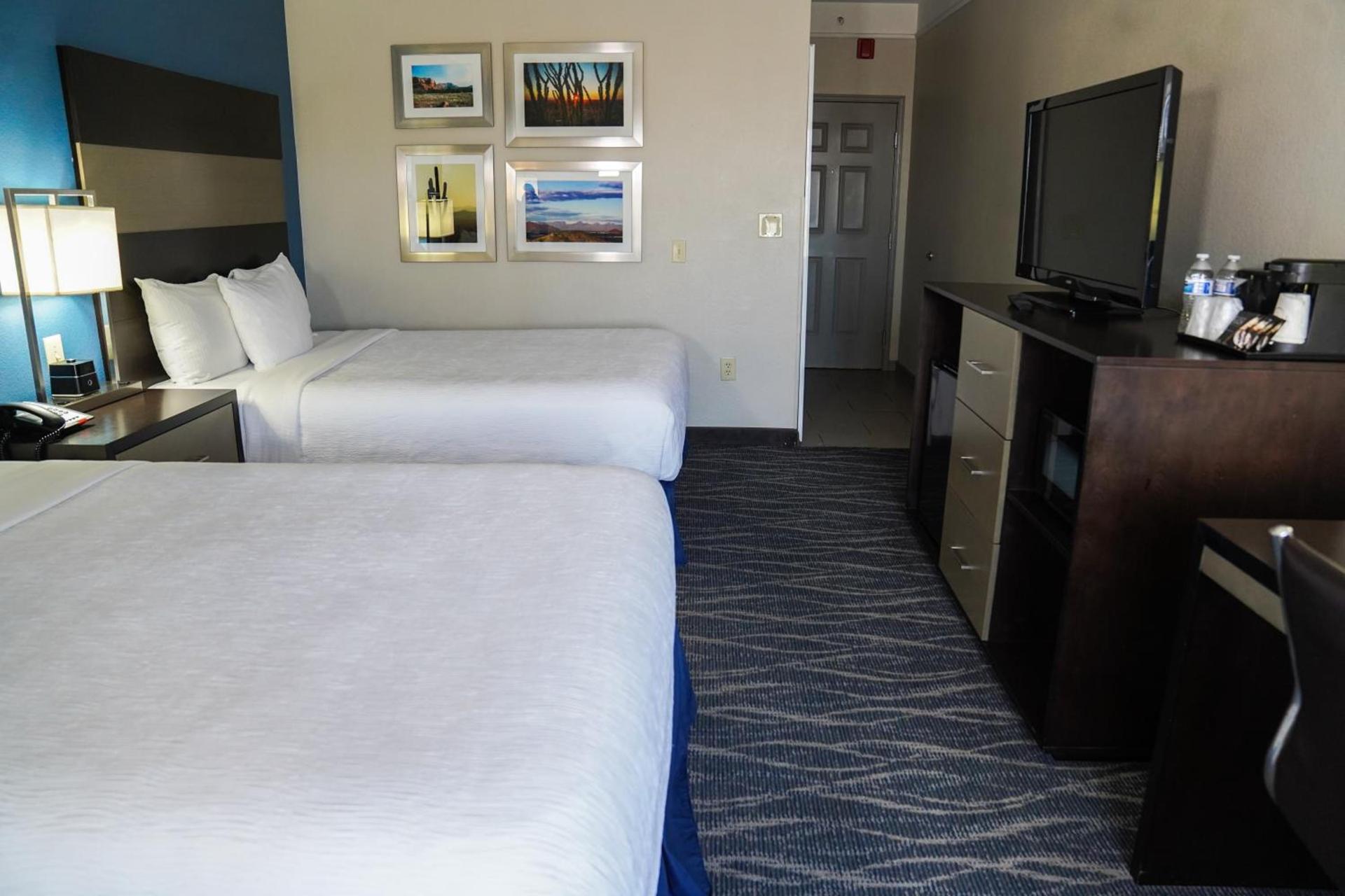 La Quinta by Wyndham Phoenix I-10 West photo 25