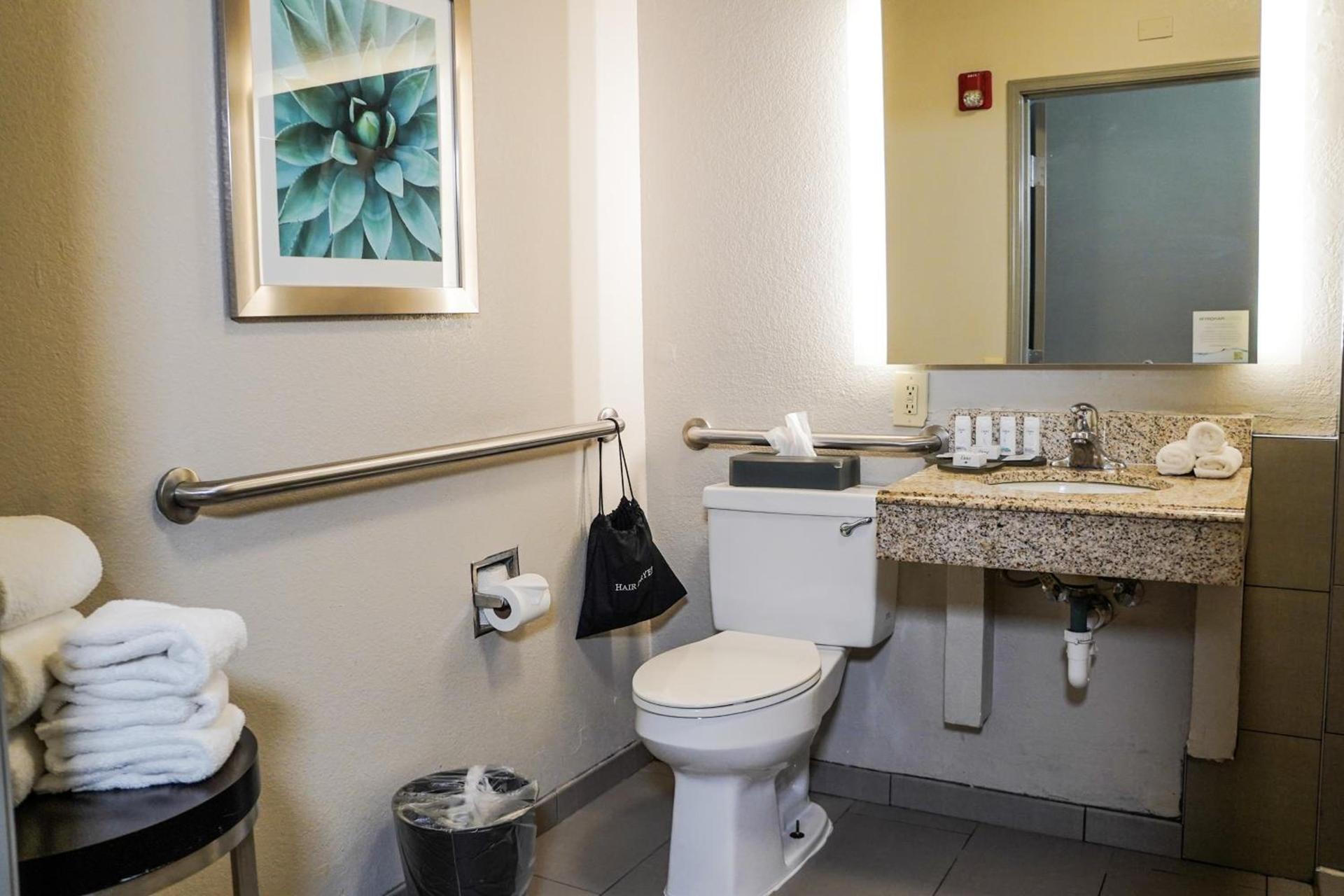 La Quinta by Wyndham Phoenix I-10 West photo 29