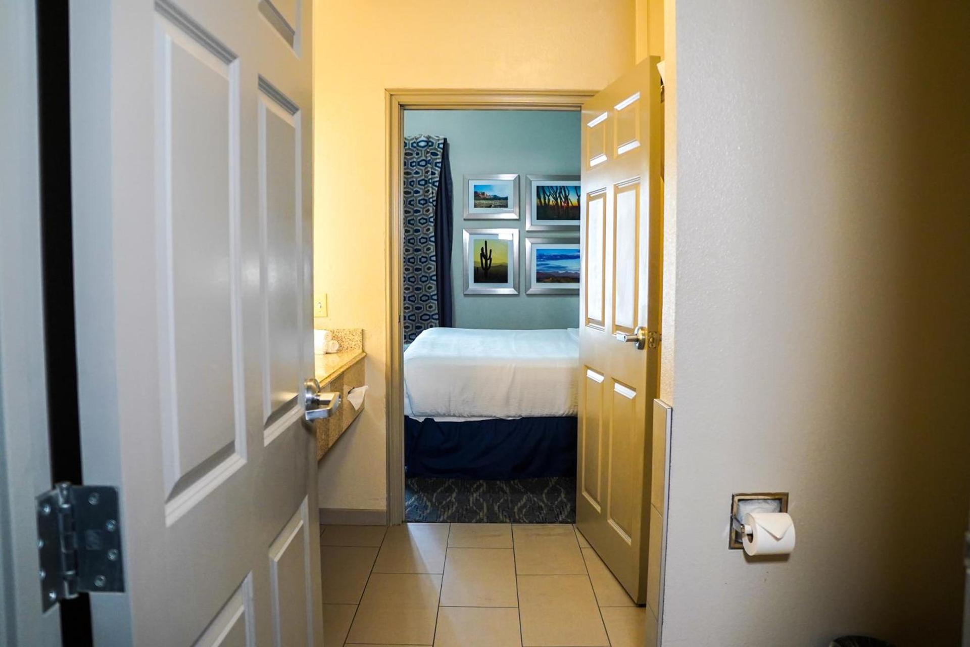 La Quinta by Wyndham Phoenix I-10 West photo 34