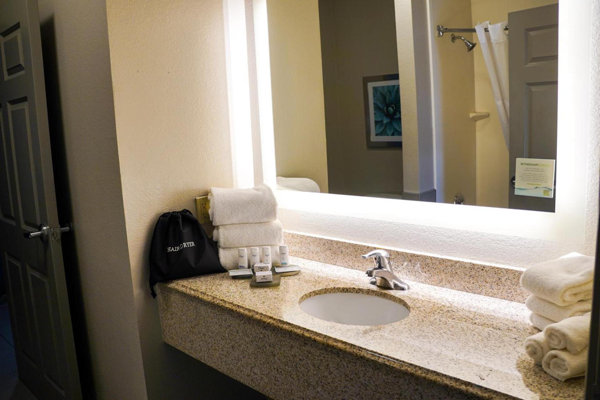 La Quinta by Wyndham Phoenix I-10 West photo 35