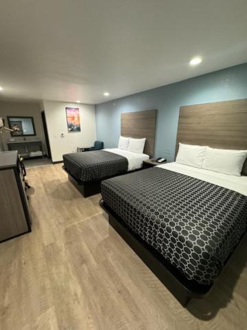M&M Inn and Suites photo 2