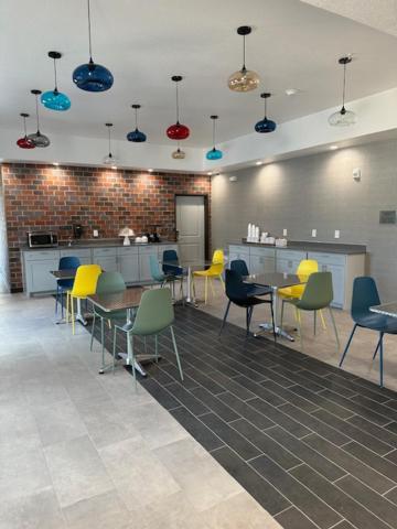 M&M Inn and Suites photo 1