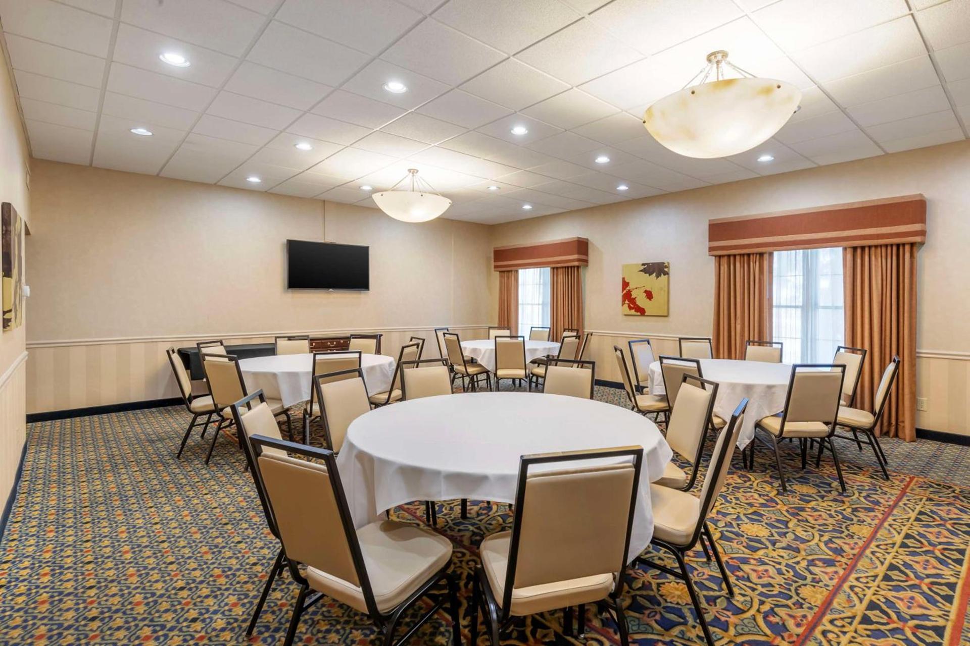 Best Western Plus Steeplegate Inn photo 41