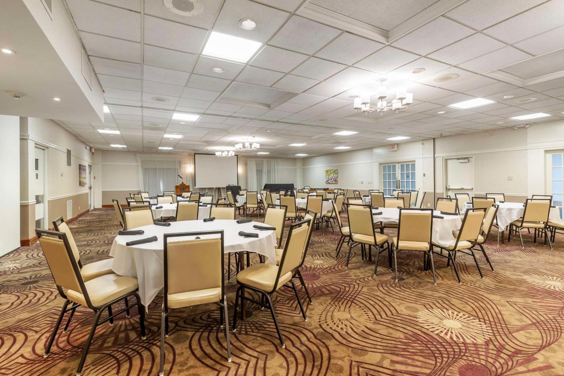 Best Western Plus Steeplegate Inn photo 42
