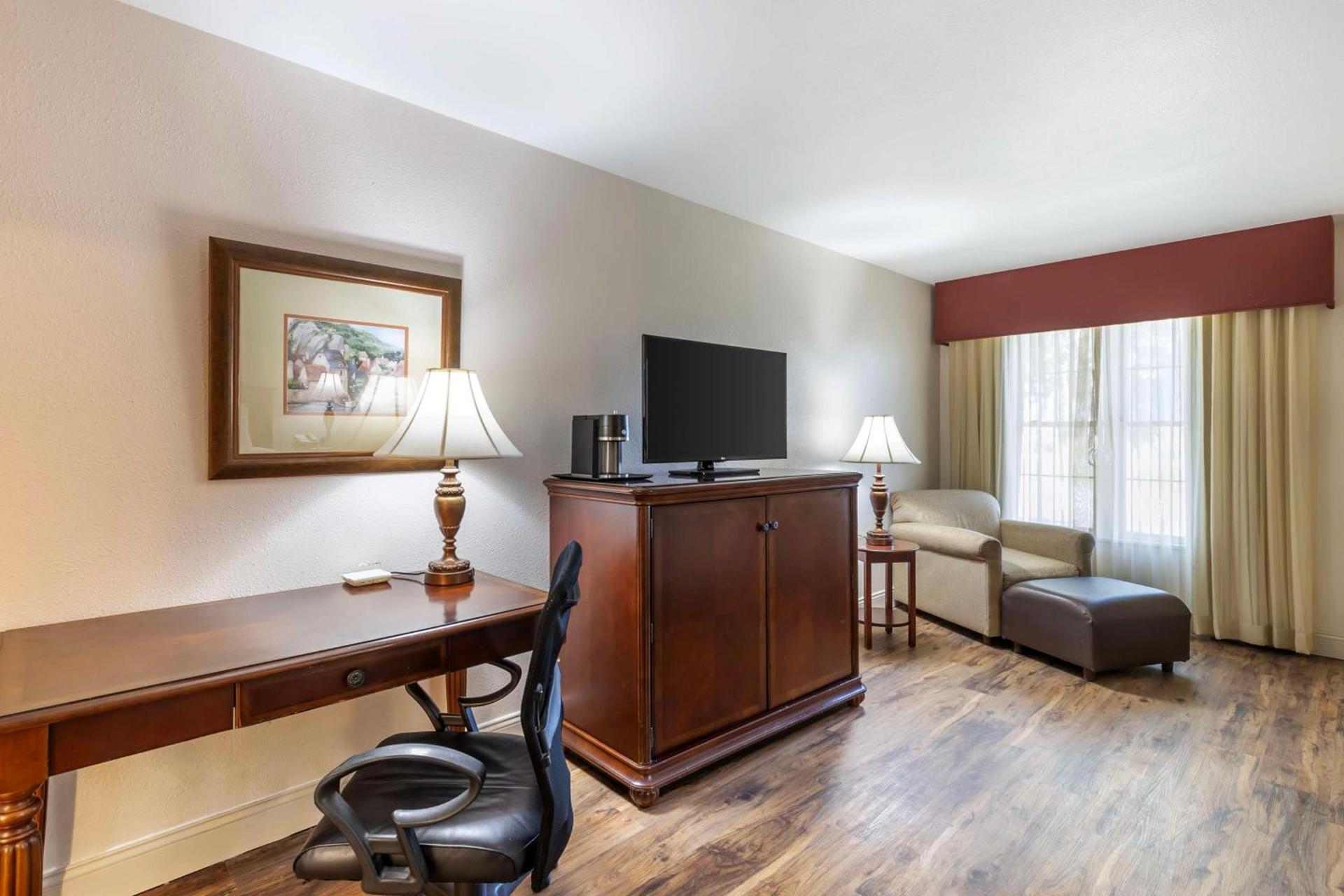 Best Western Plus Steeplegate Inn photo 14