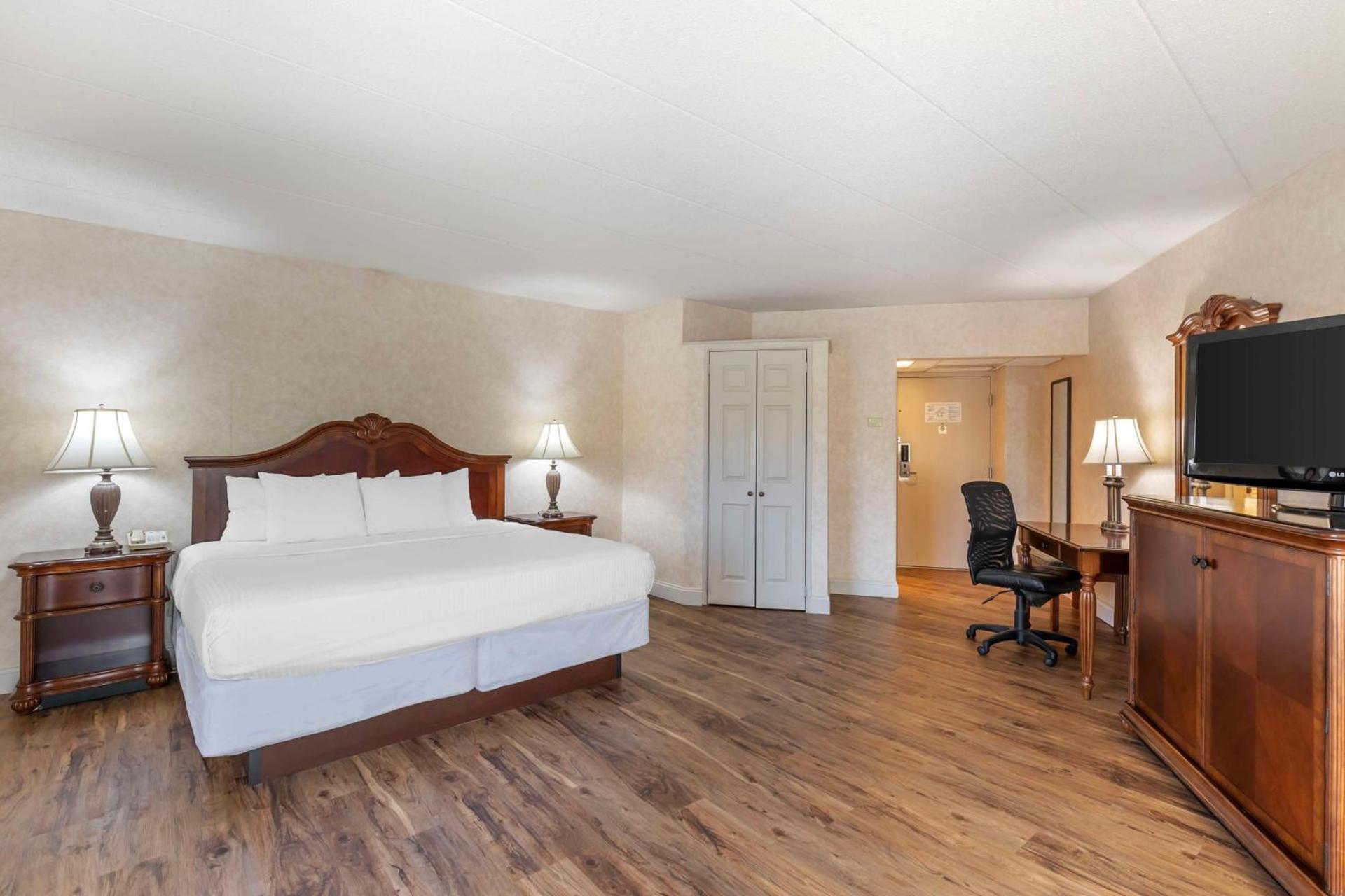 Best Western Plus Steeplegate Inn photo 19