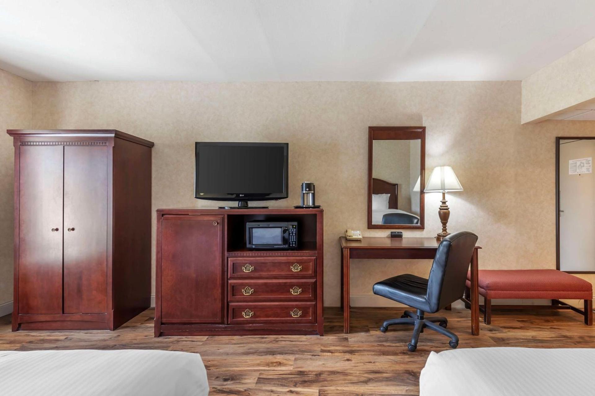Best Western Plus Steeplegate Inn photo 23
