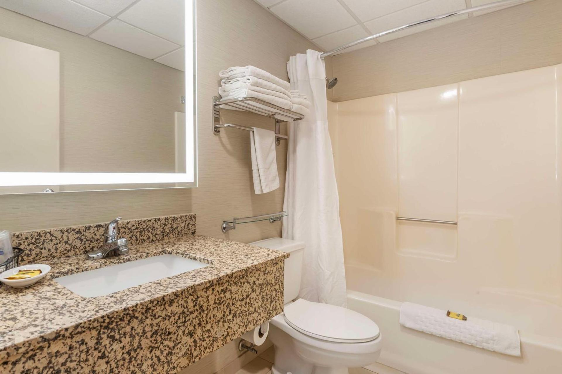 Best Western Plus Steeplegate Inn photo 24