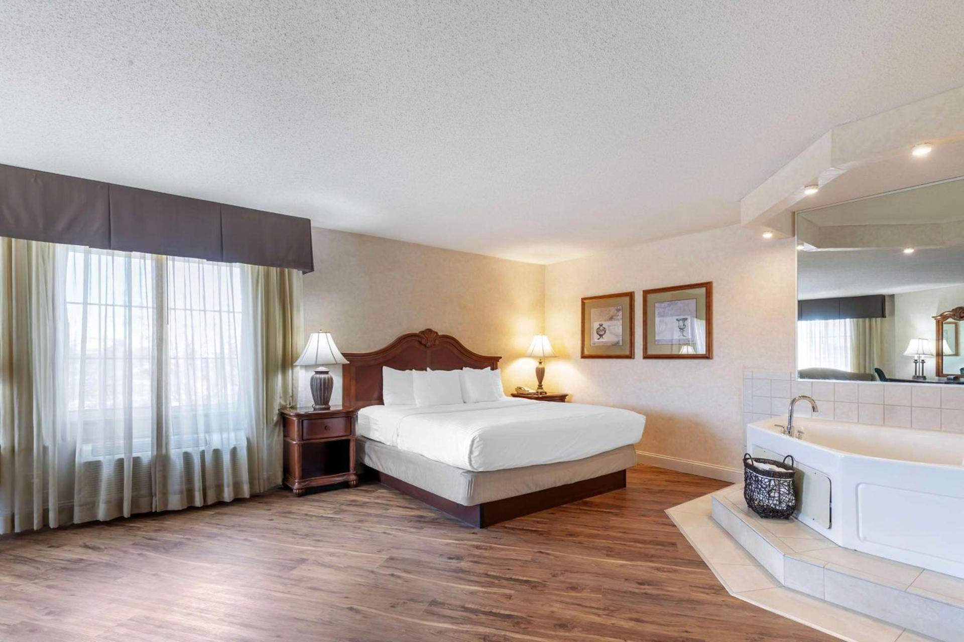 Best Western Plus Steeplegate Inn photo 4