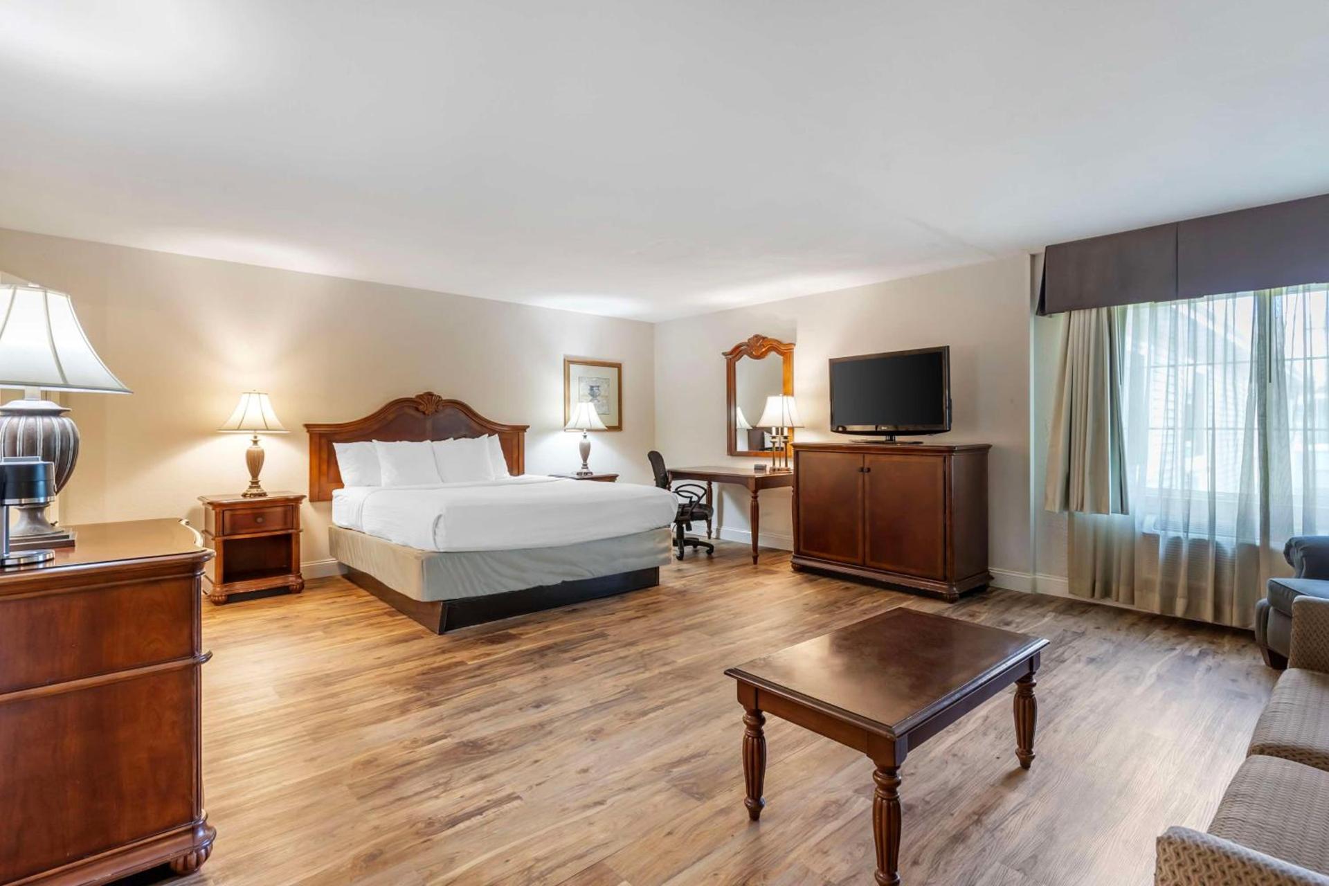 Best Western Plus Steeplegate Inn photo 29