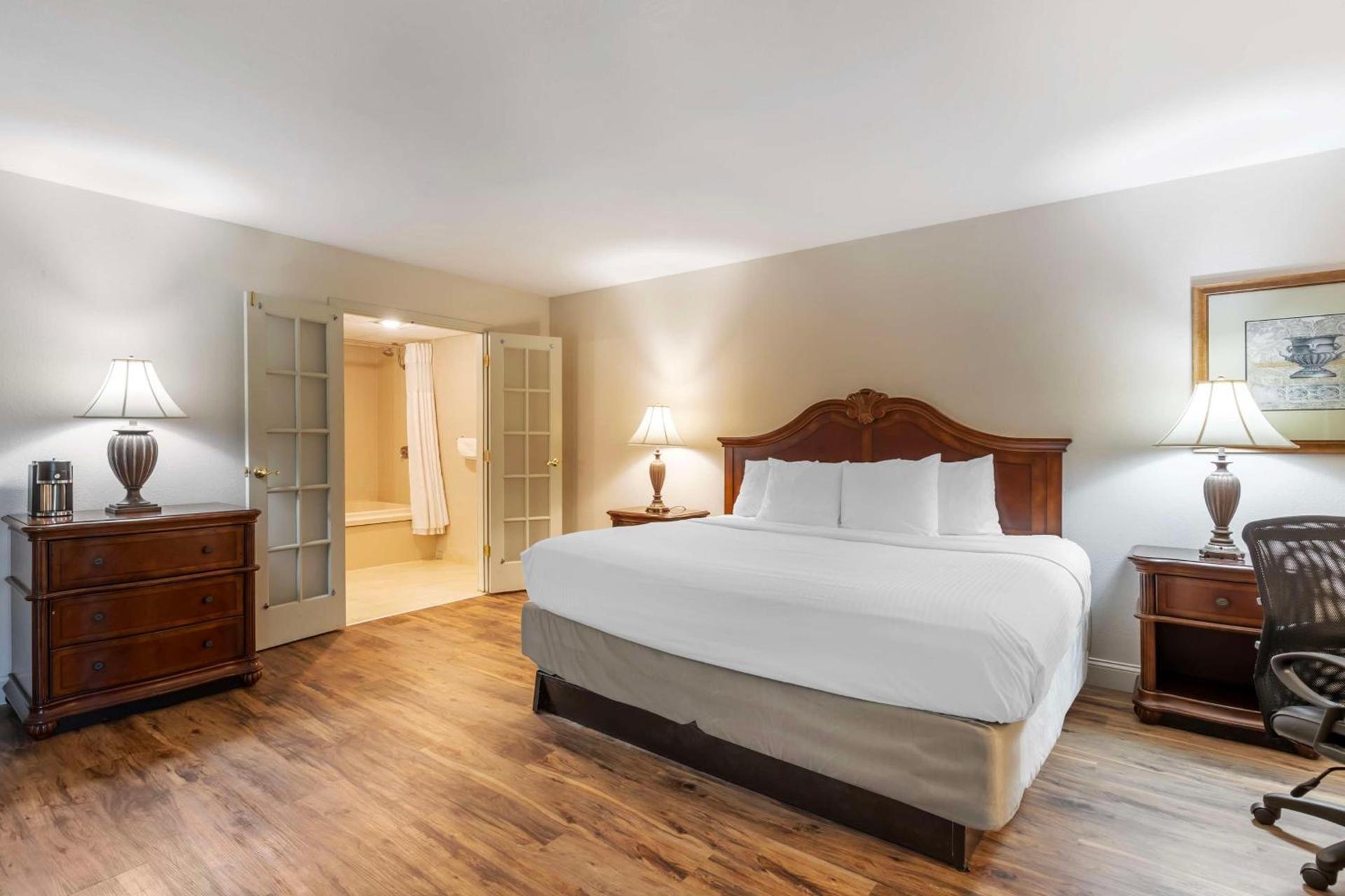 Best Western Plus Steeplegate Inn photo 33