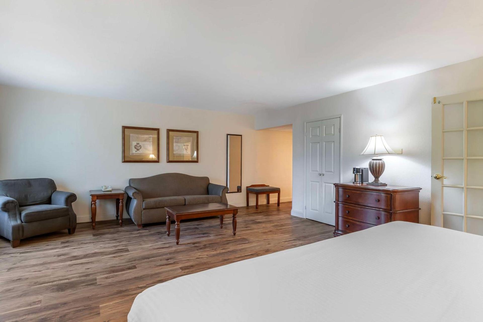 Best Western Plus Steeplegate Inn photo 34