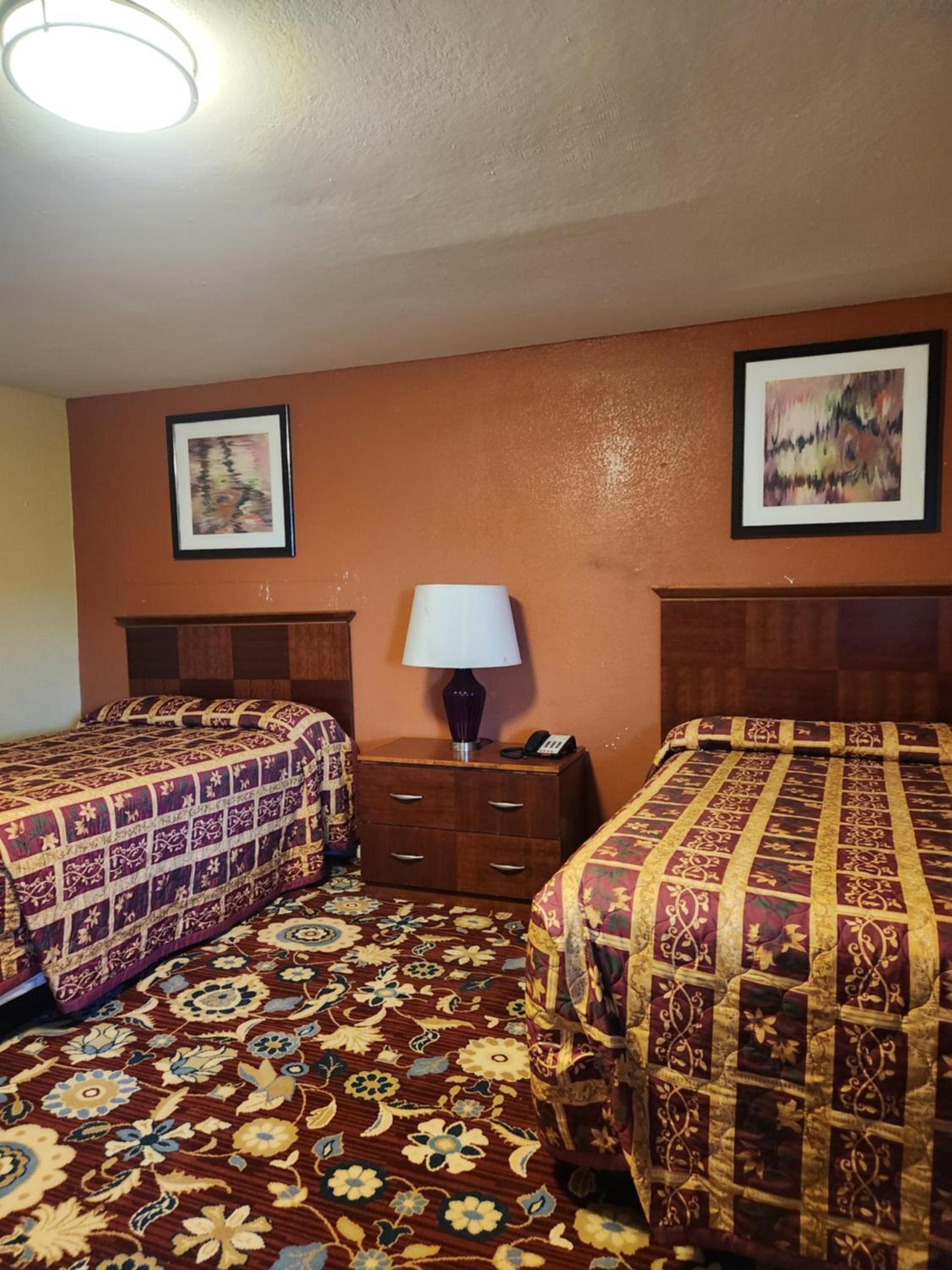 Walnut Forest Motel photo 24