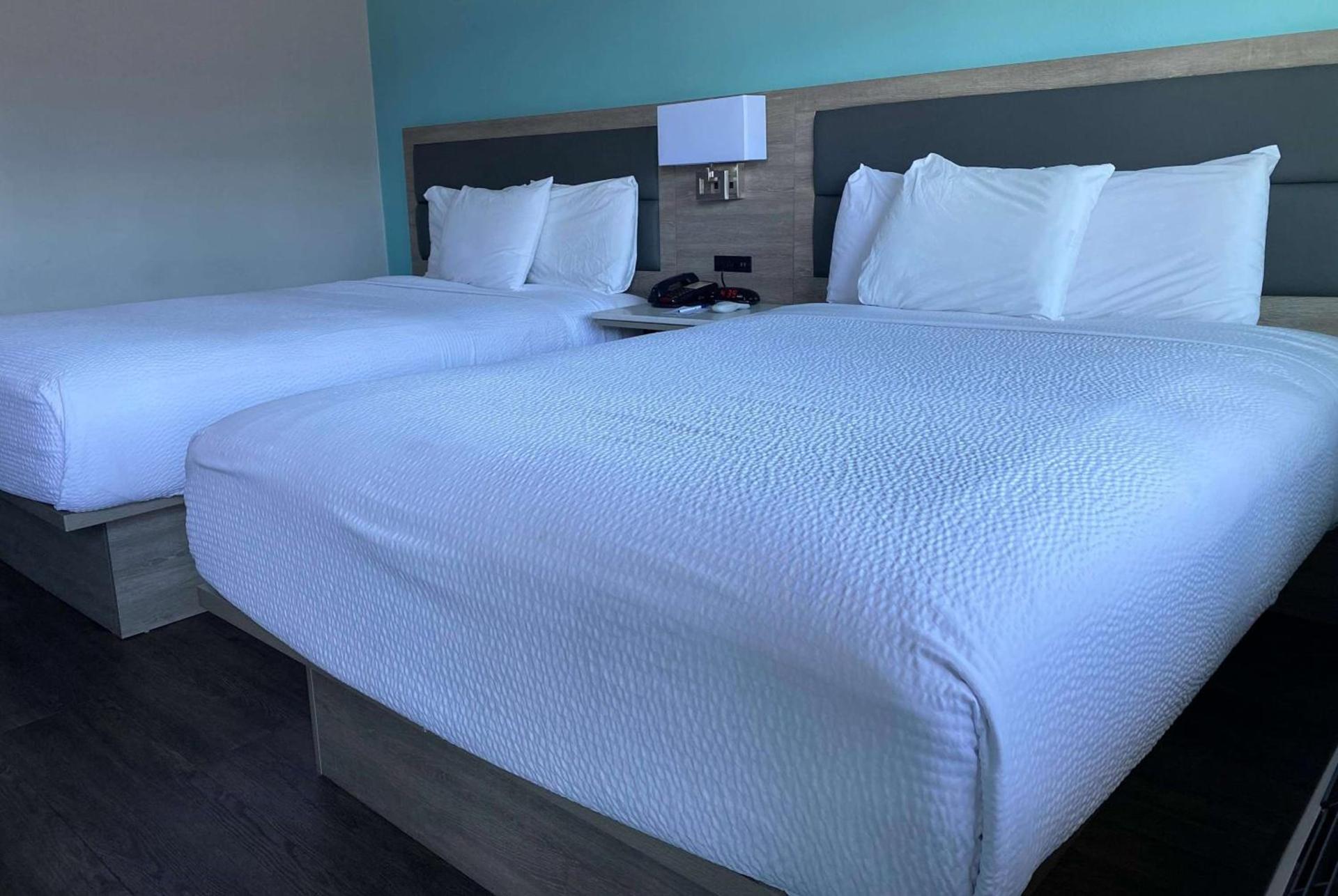 Travelodge by Wyndham LAX photo 26
