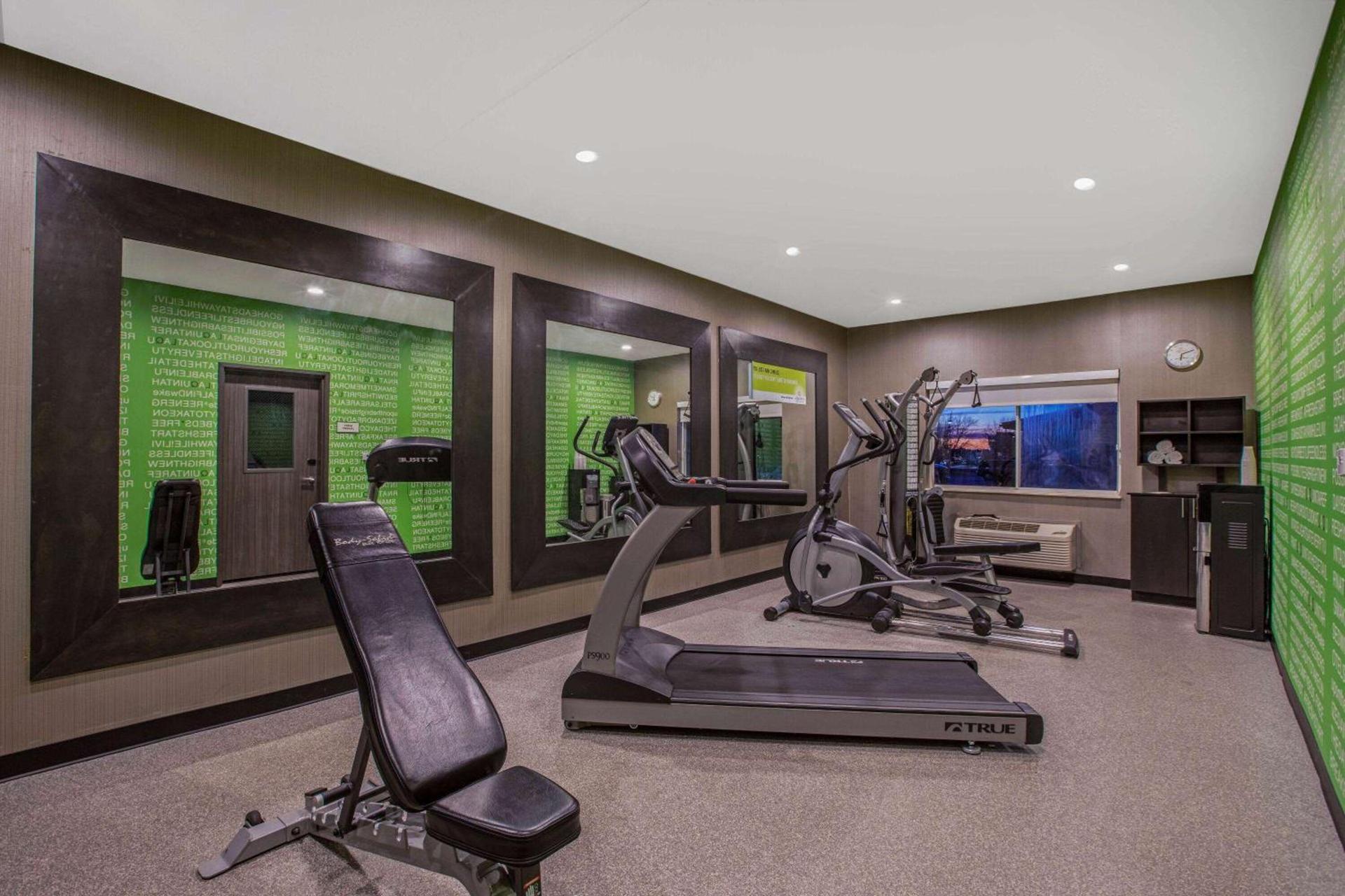 La Quinta by Wyndham Fayetteville photo 26