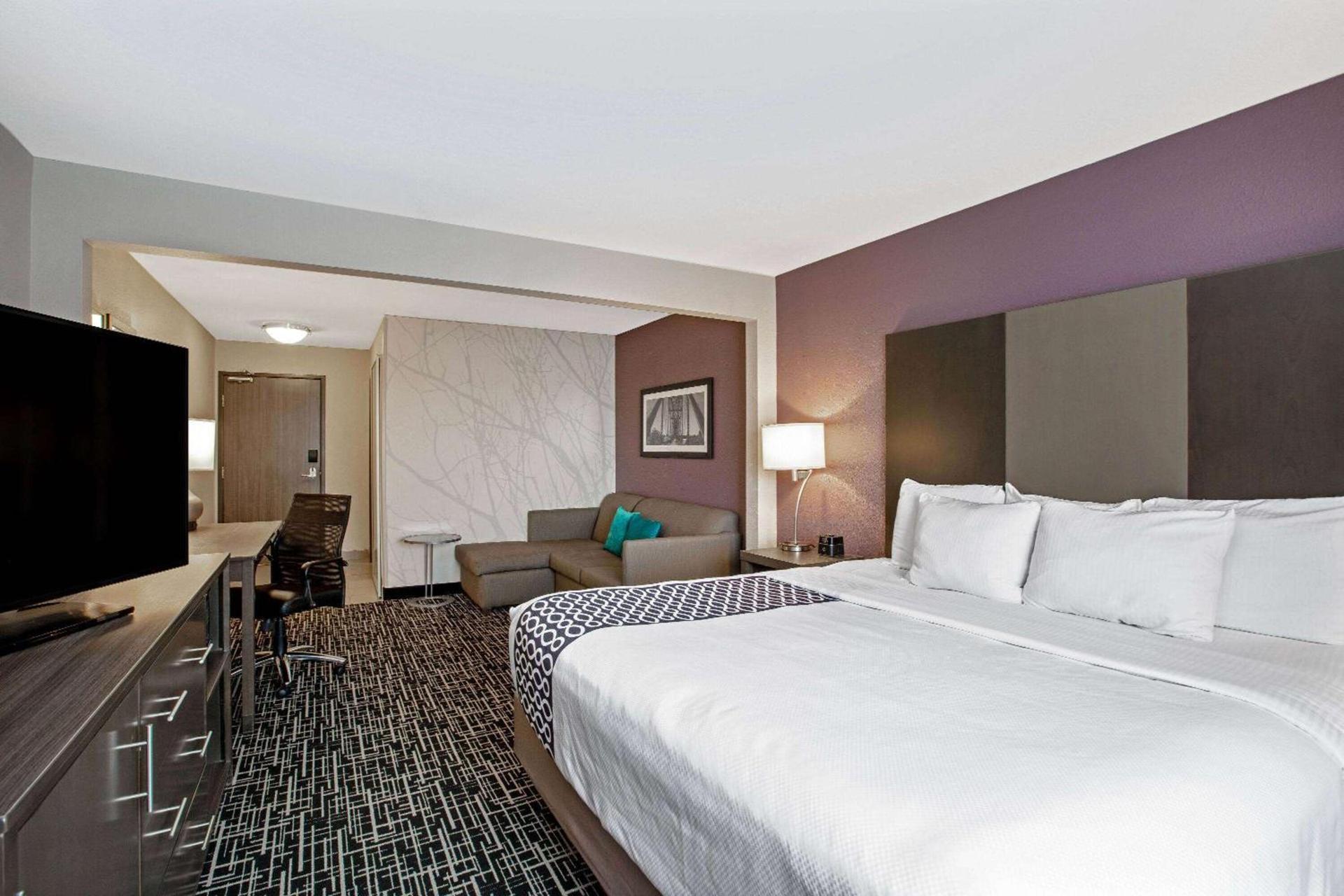 La Quinta by Wyndham Fayetteville photo 25