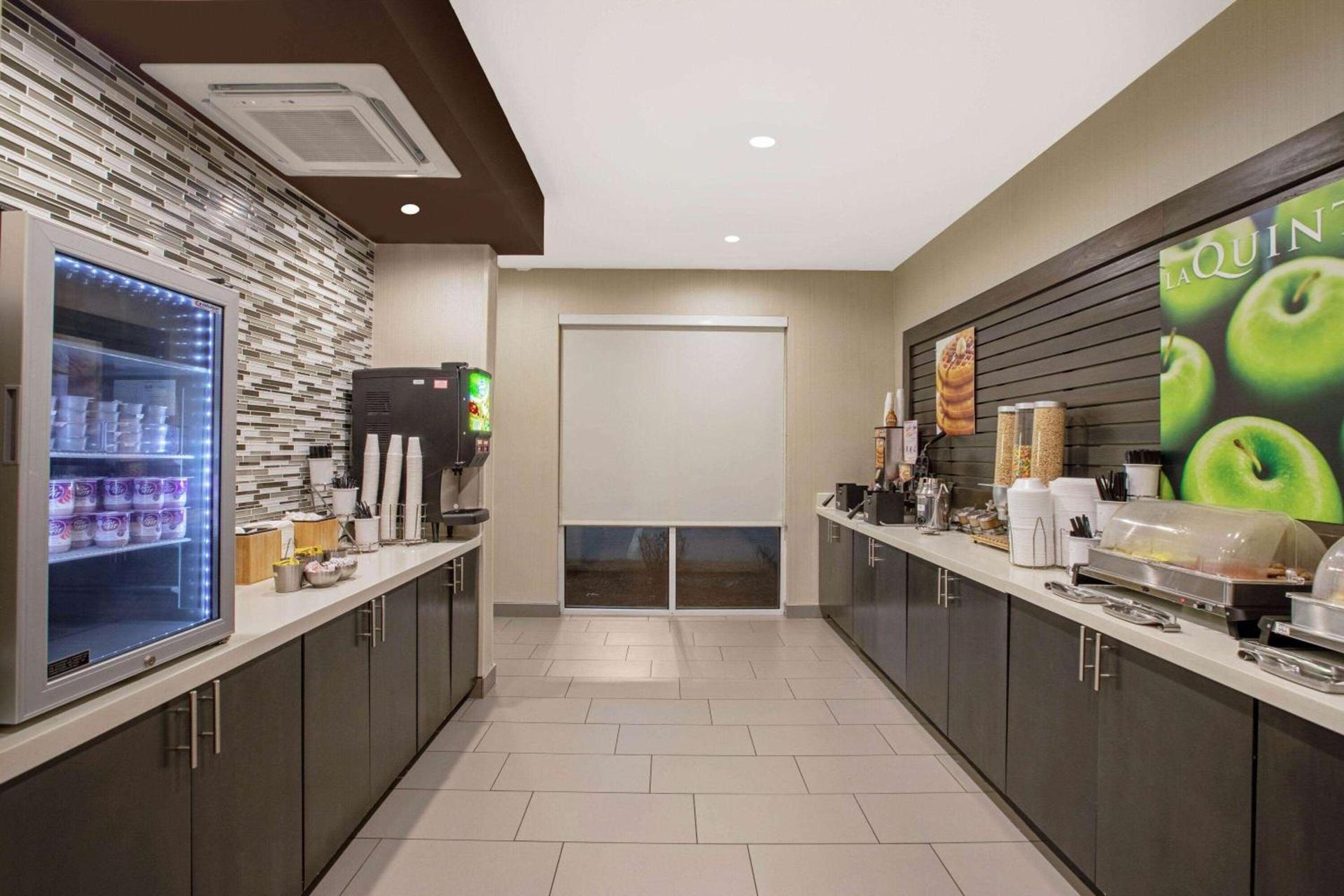 La Quinta by Wyndham Fayetteville photo 27