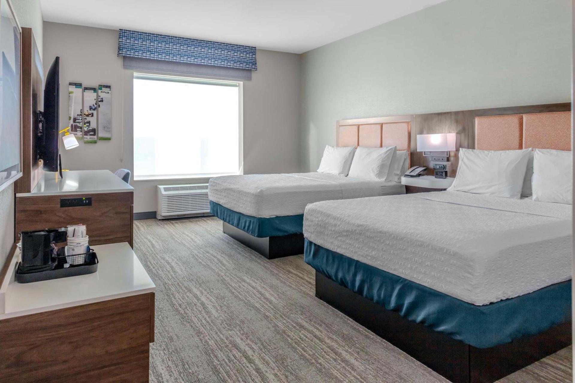 Hampton Inn & Suites Indianapolis West Speedway photo 12