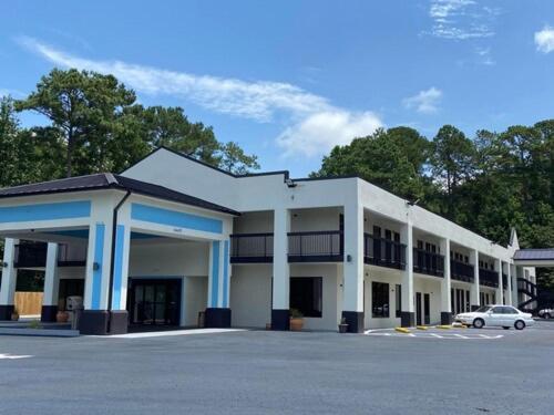 Speedway Inn & Suites photo 6