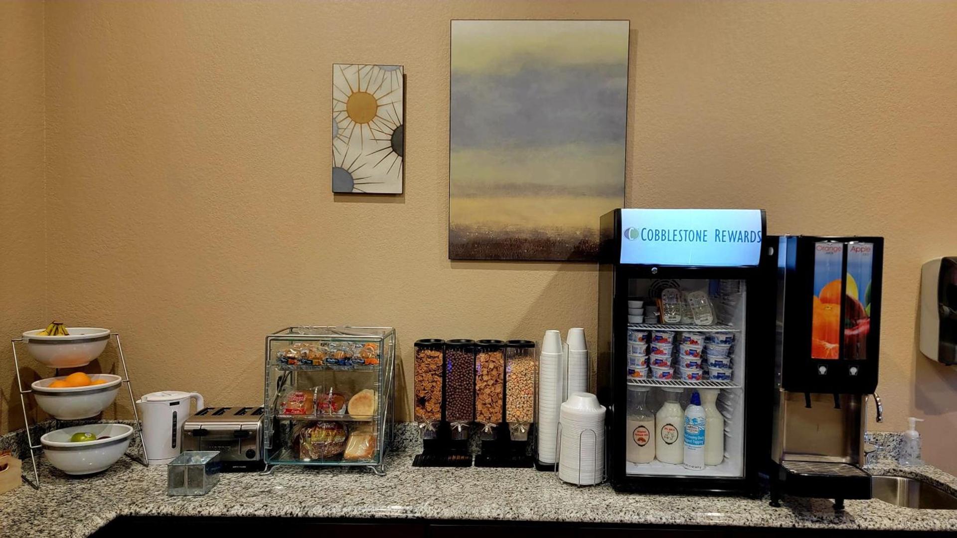 Cobblestone Inn & Suites Maryville photo 17