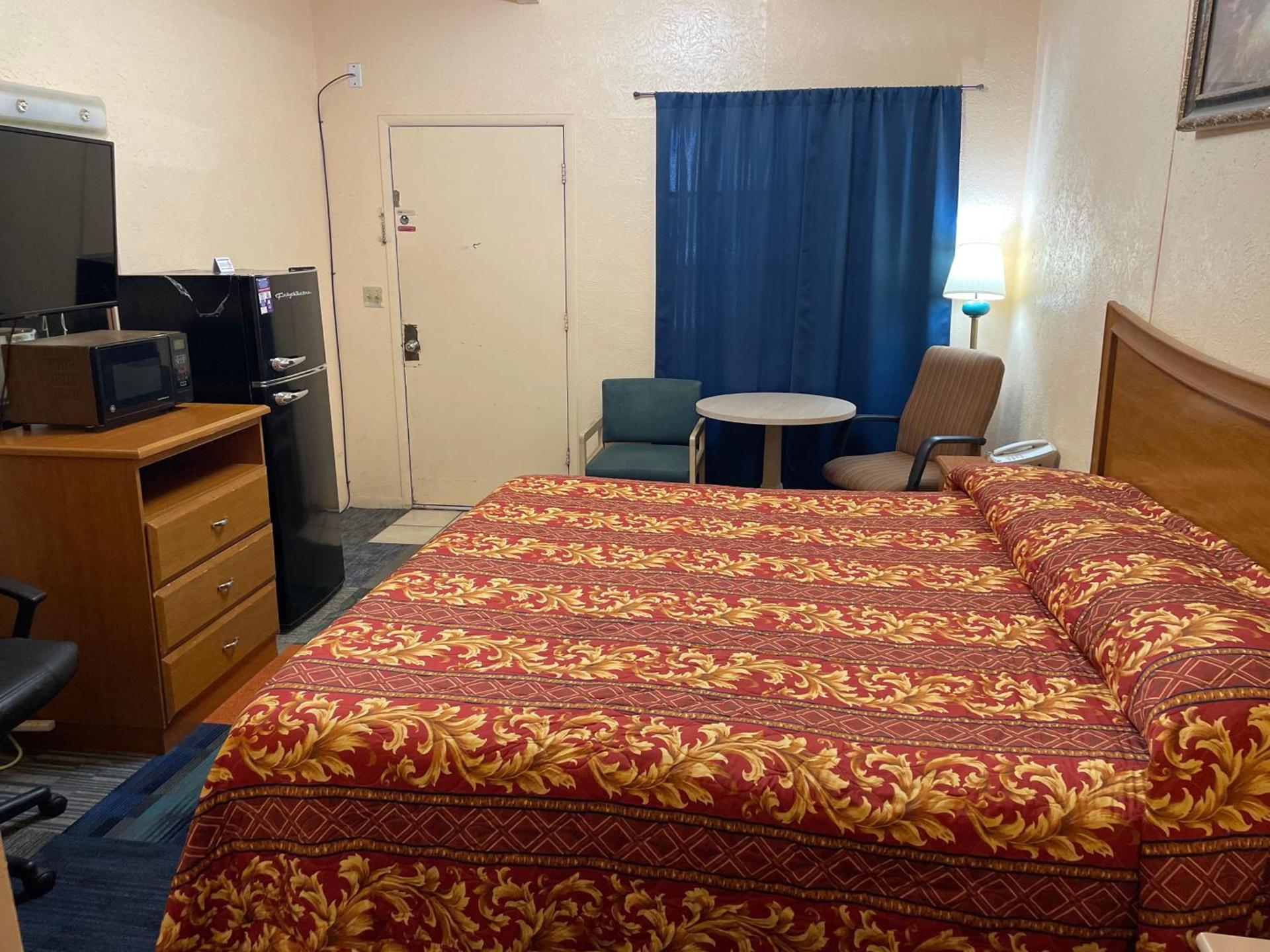 Relax Inn Goldthwaite photo 5