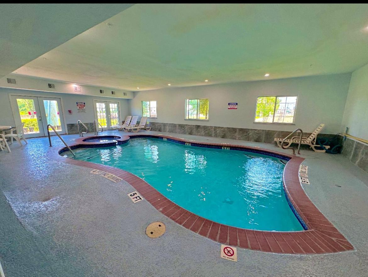 Baymont by Wyndham Texas City photo 4