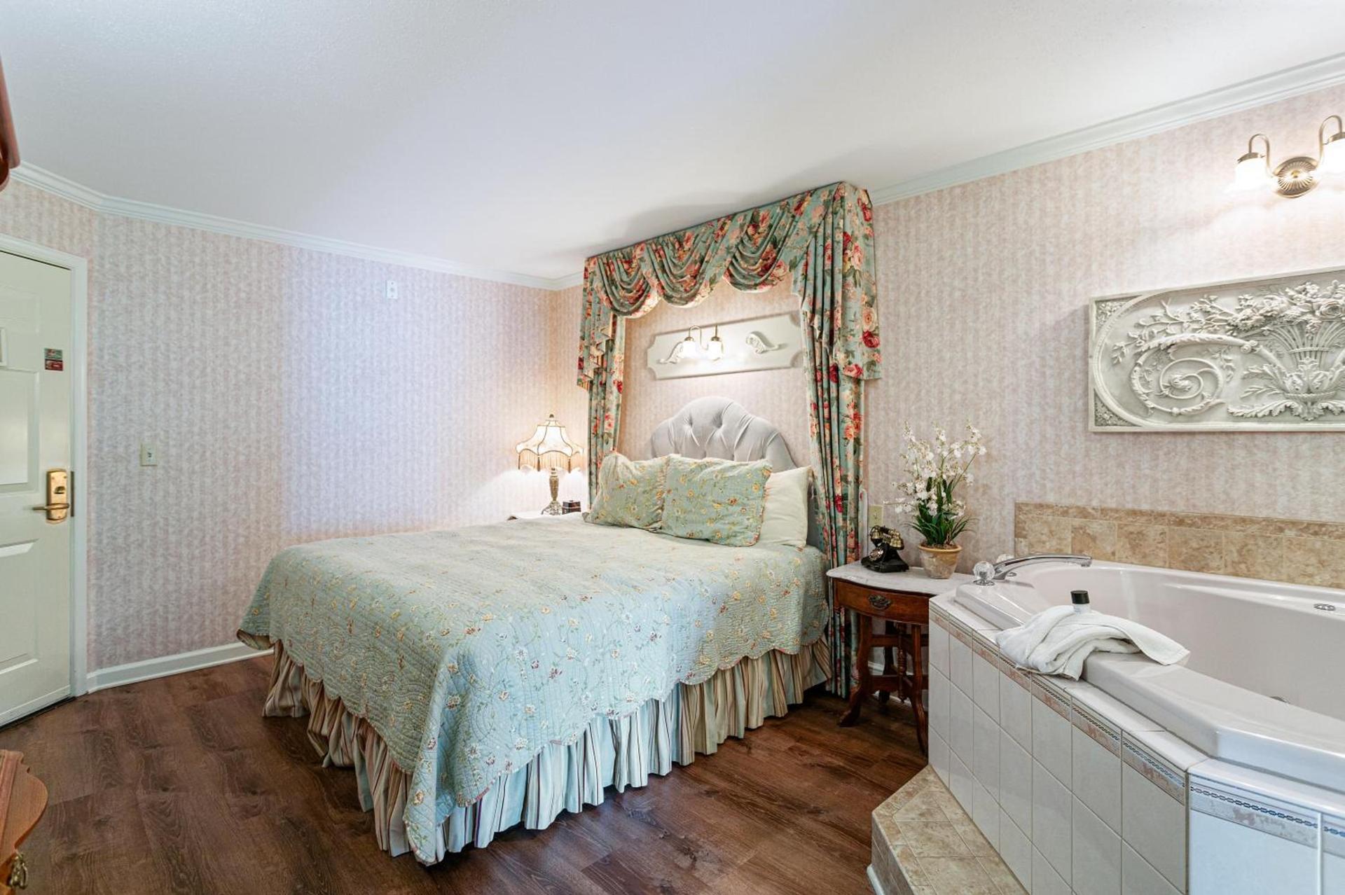 Boardwalk Plaza Hotel photo 12