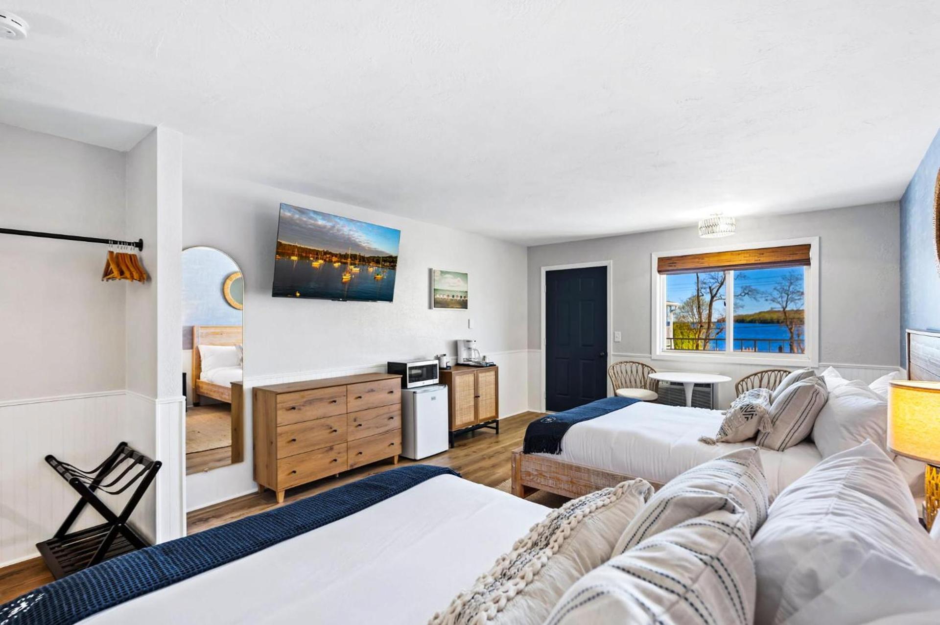 Fresh Coast Motel photo 10
