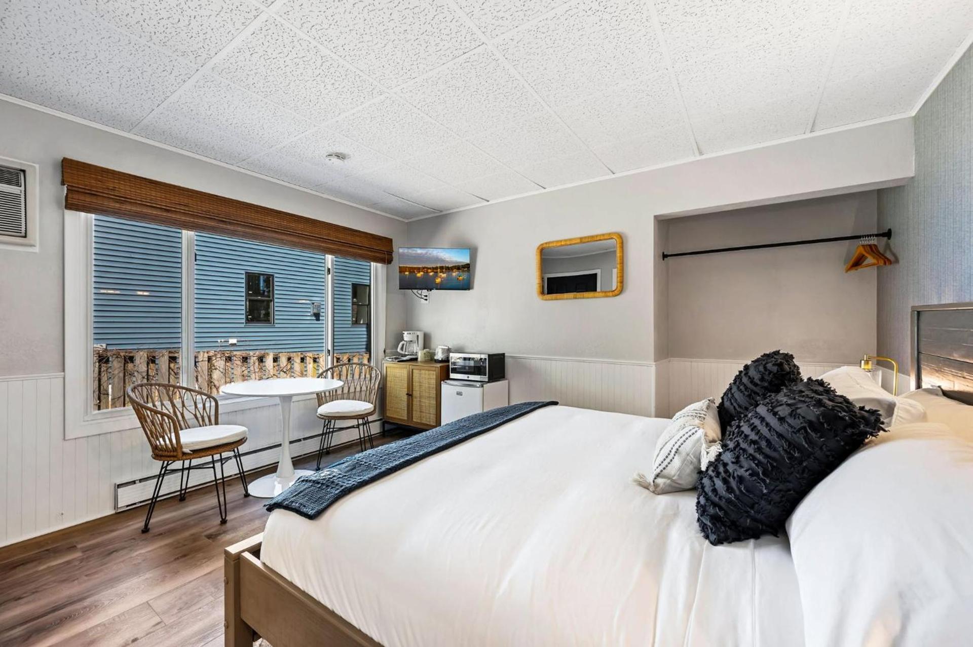 Fresh Coast Motel photo 33