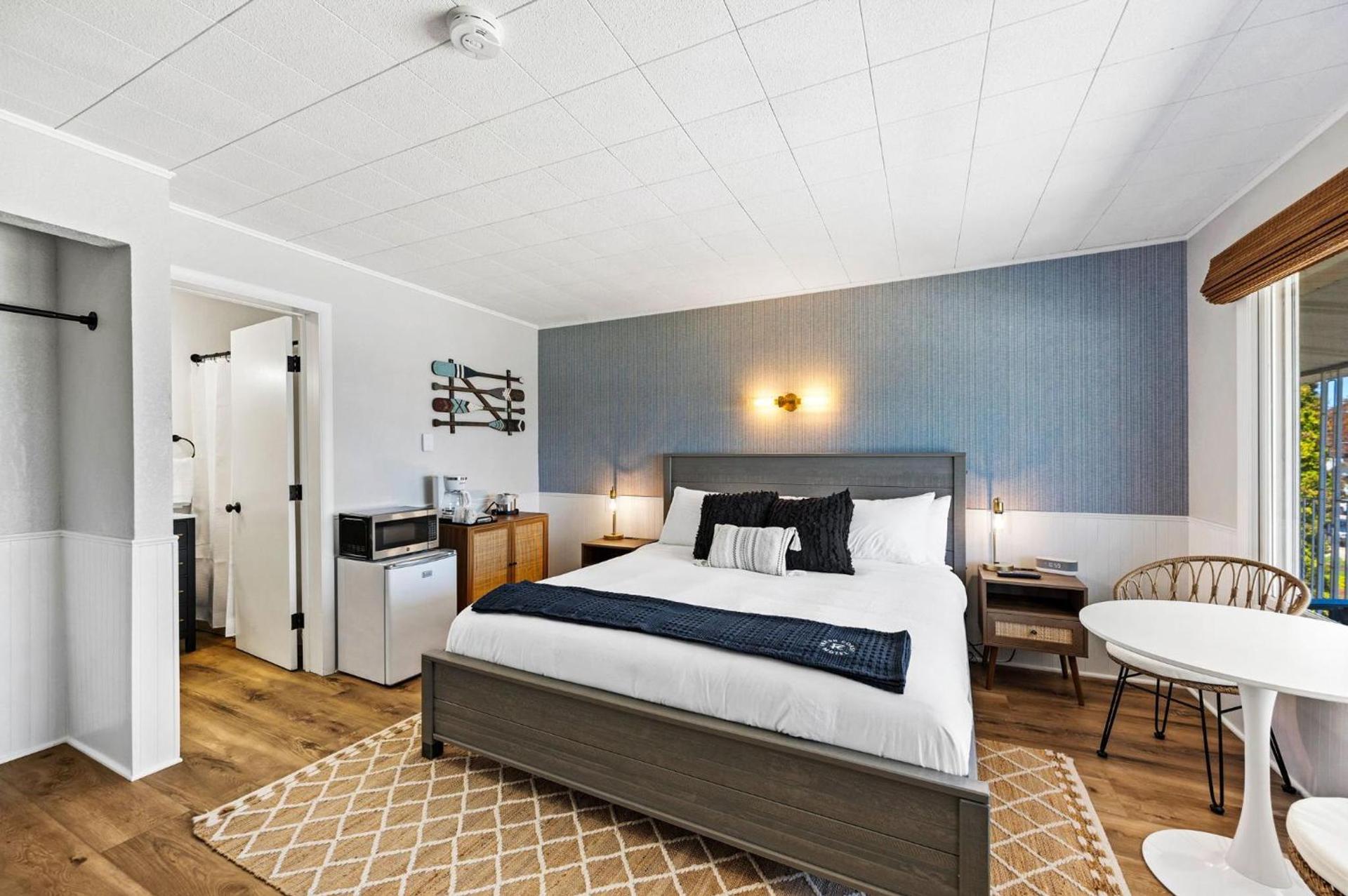 Fresh Coast Motel photo 35