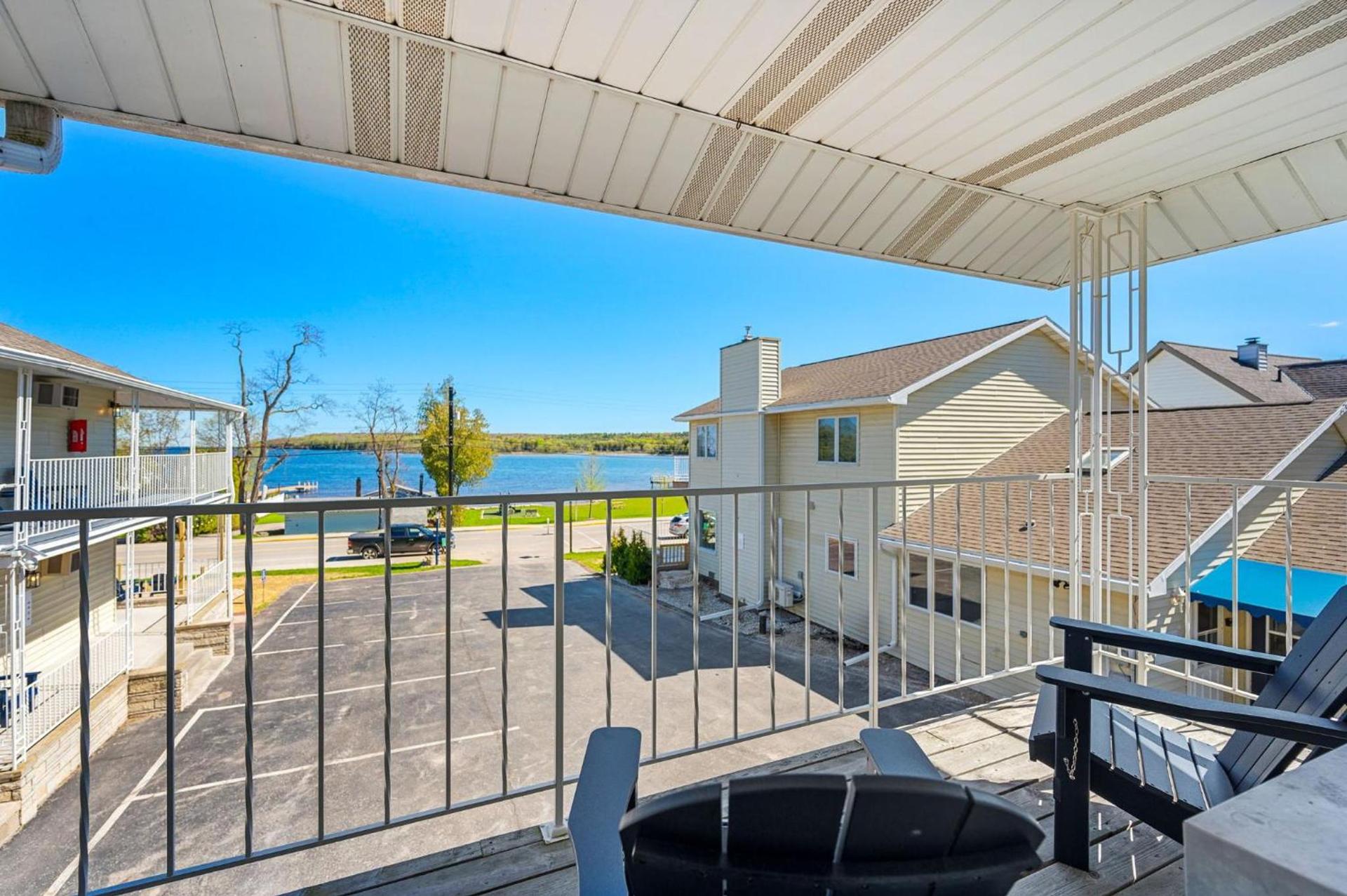 Fresh Coast Motel photo 19
