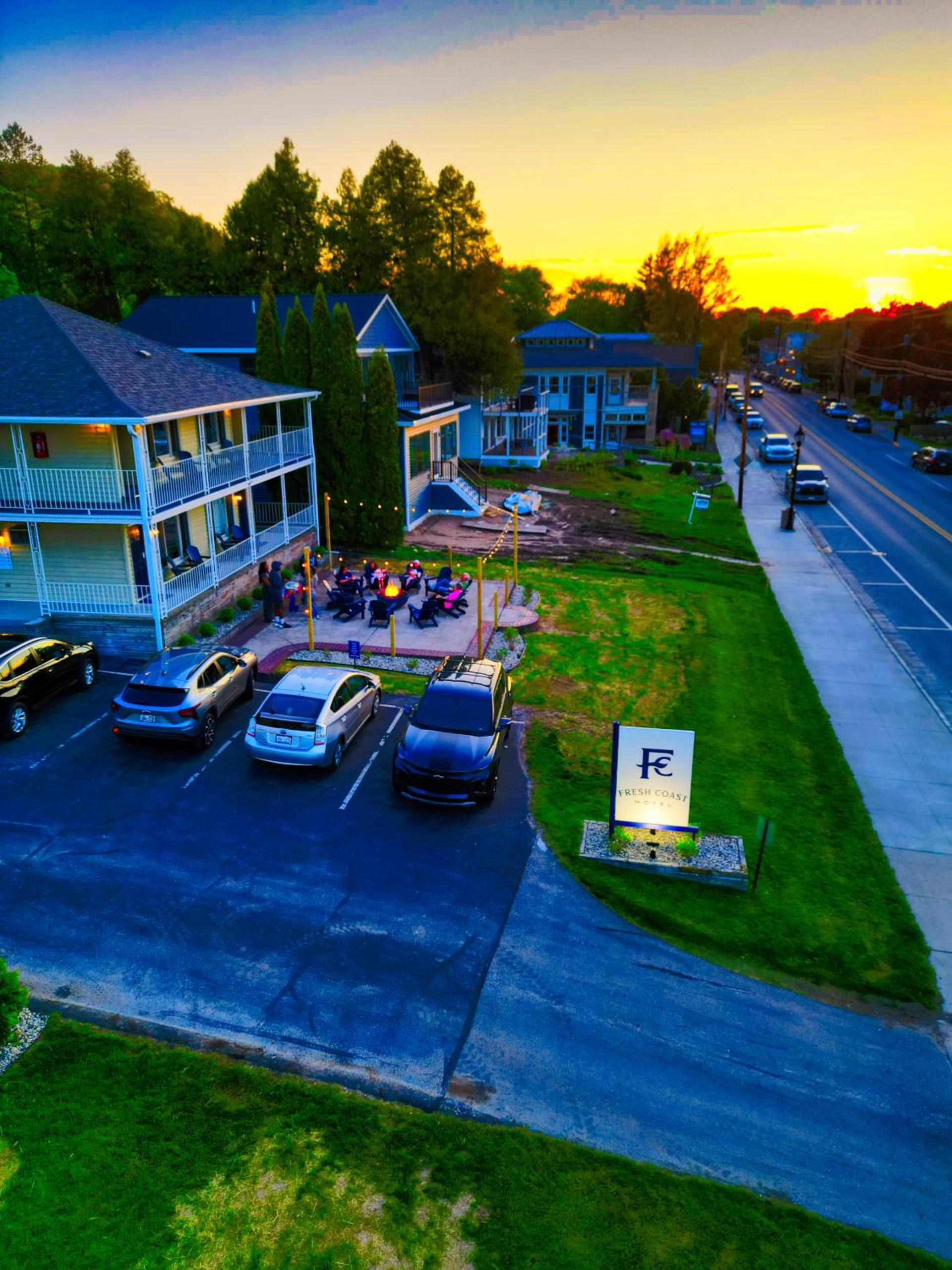 Fresh Coast Motel photo 44