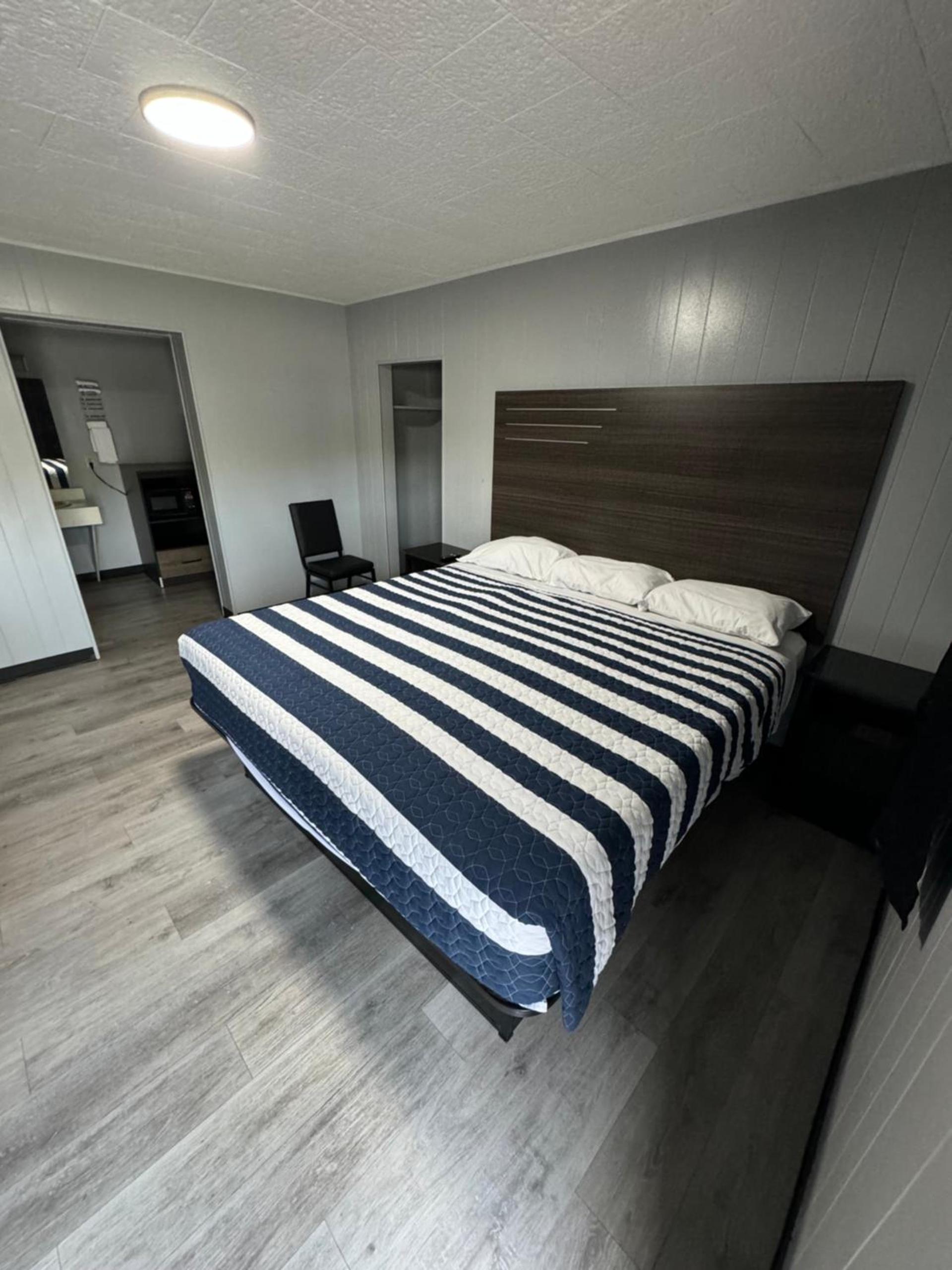 Acorn Motel photo 11
