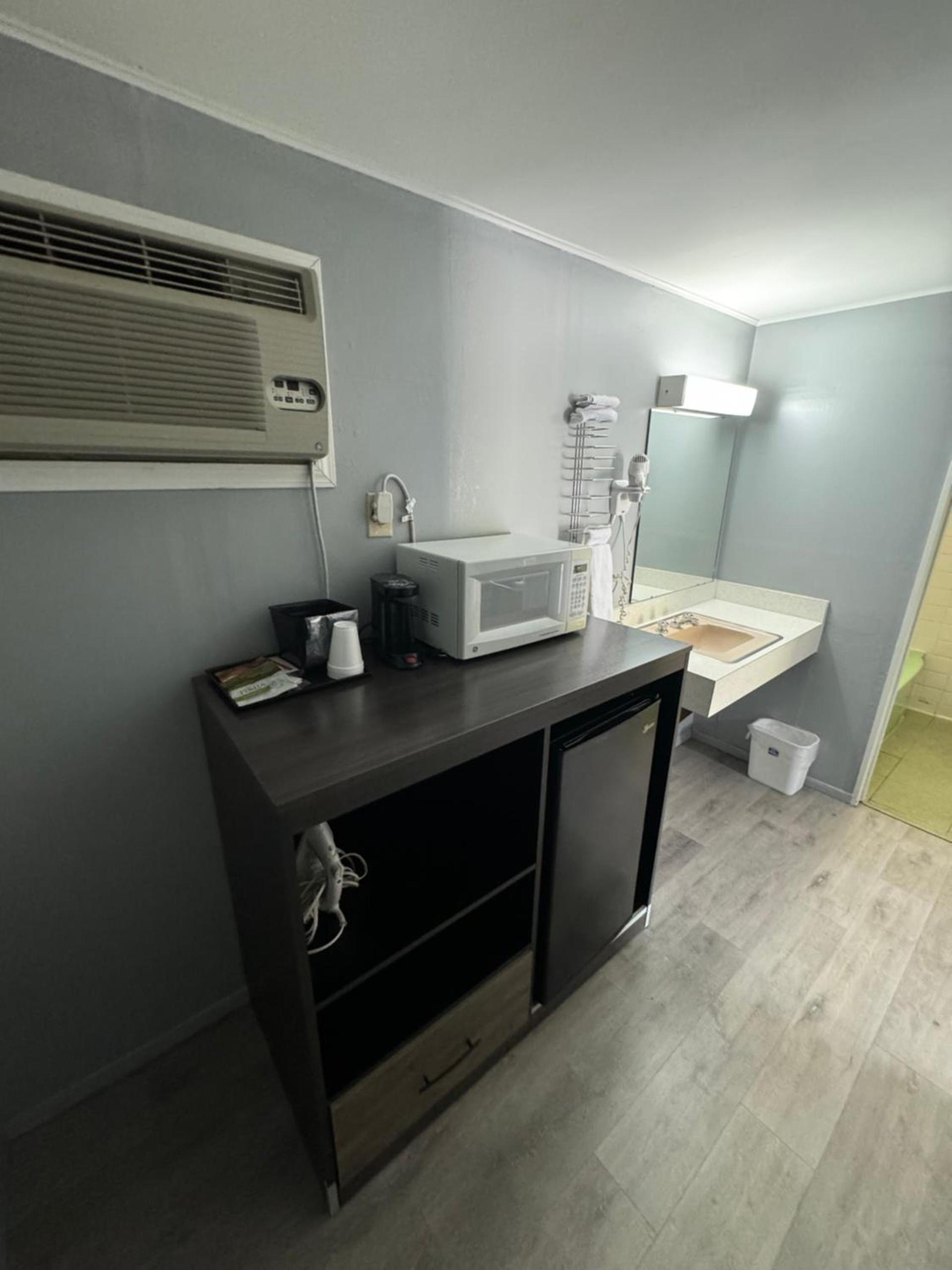 Acorn Motel photo 13