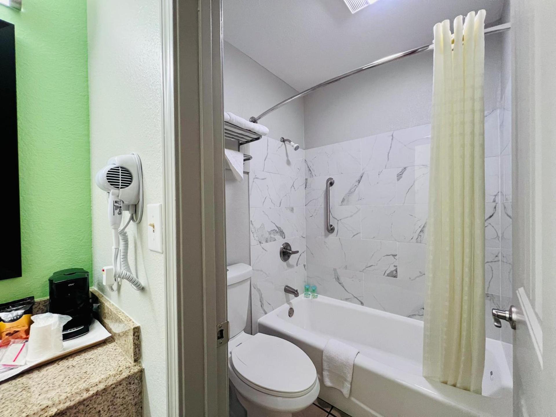 Suite 16 Motel photo 17