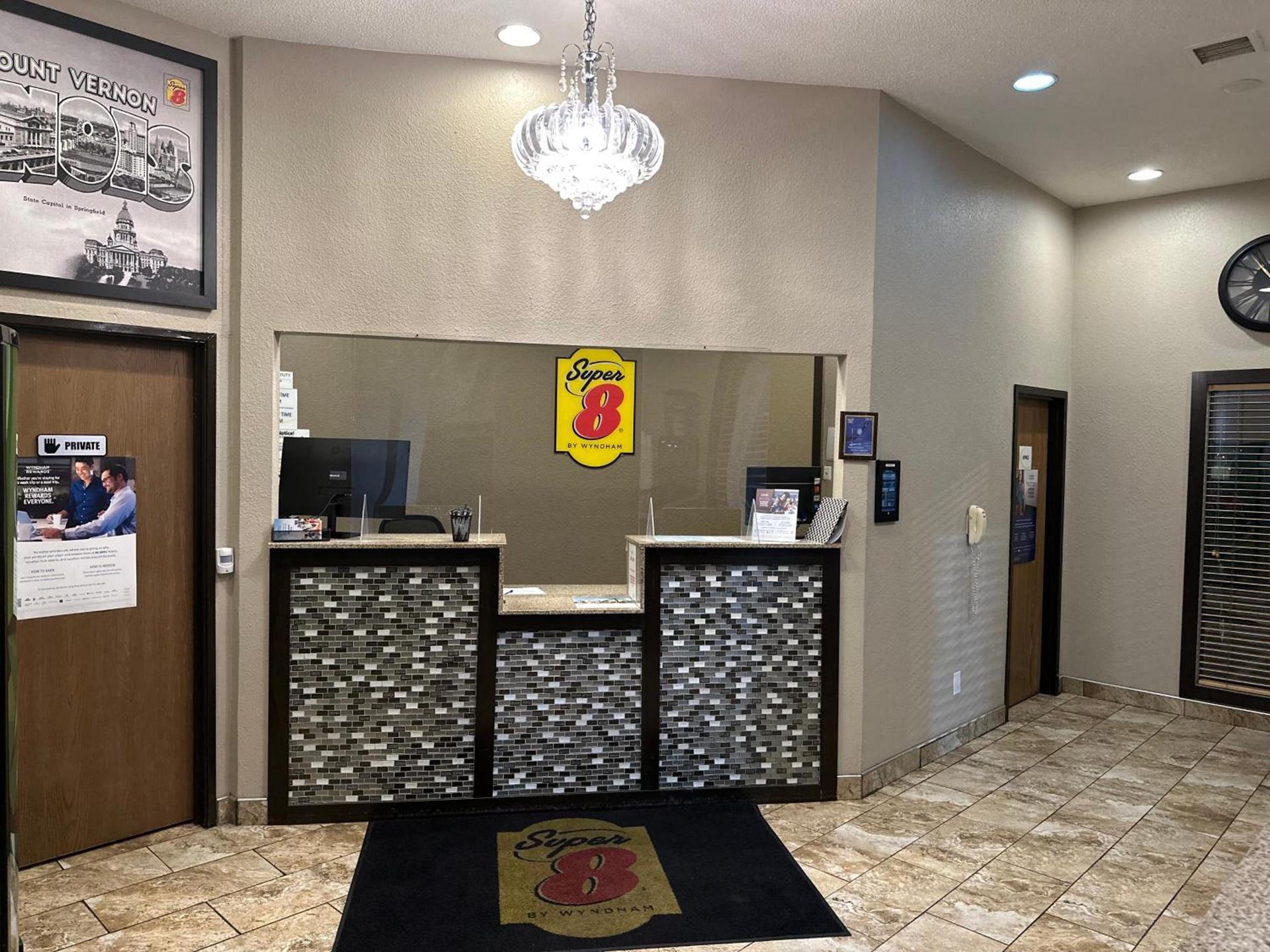 Super 8 by Wyndham Mount Vernon, IL photo 38