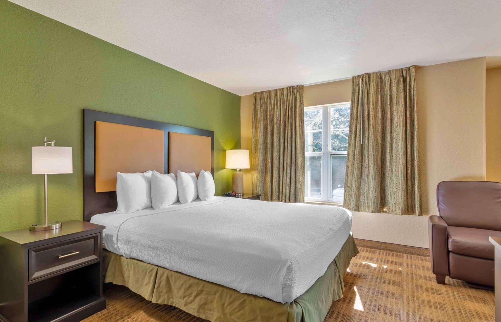 Extended Stay America Select Suites - Orlando - Maitland - Summit Tower Blvd photo 13