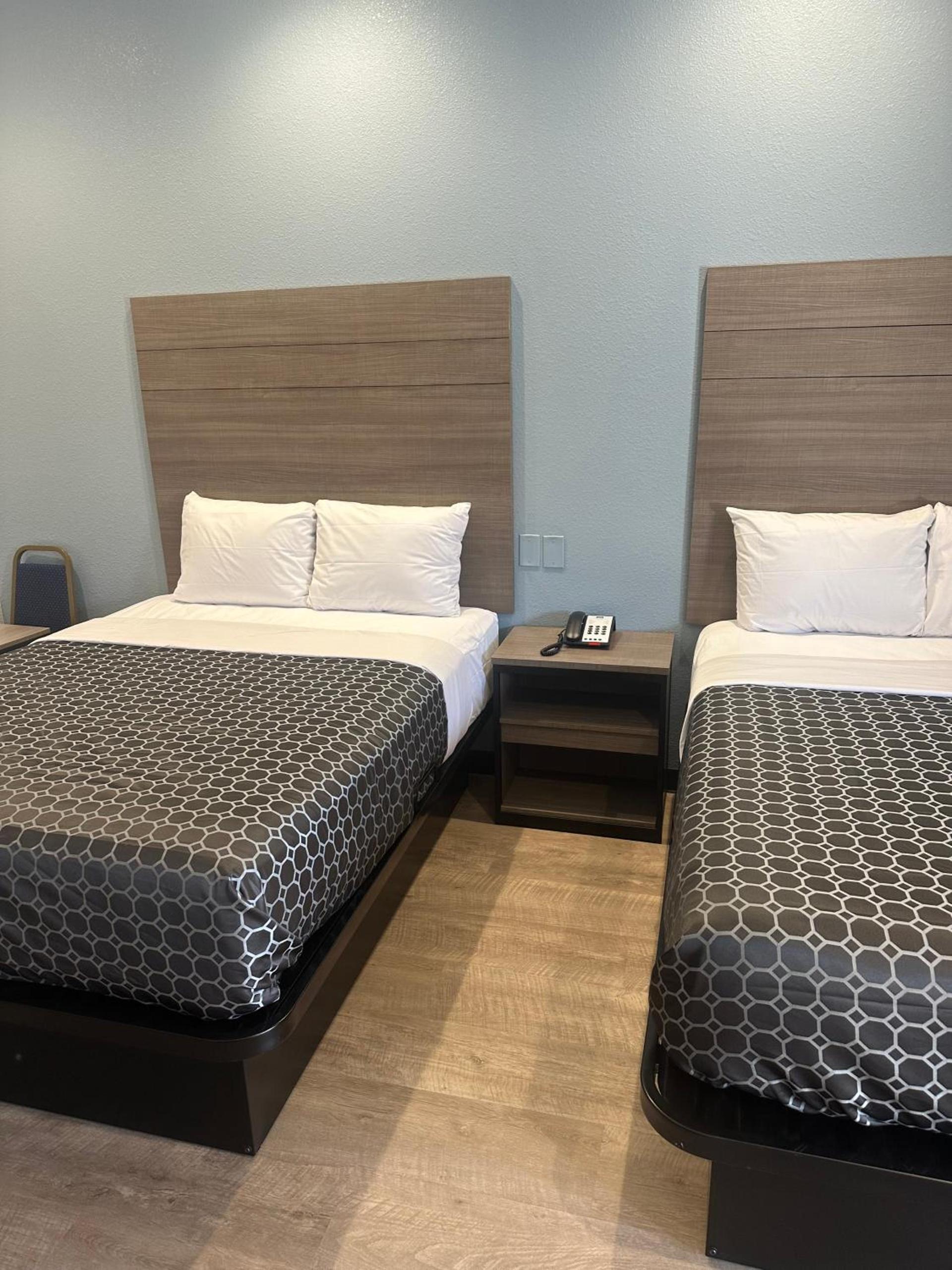 M&M Inn and Suites photo 19